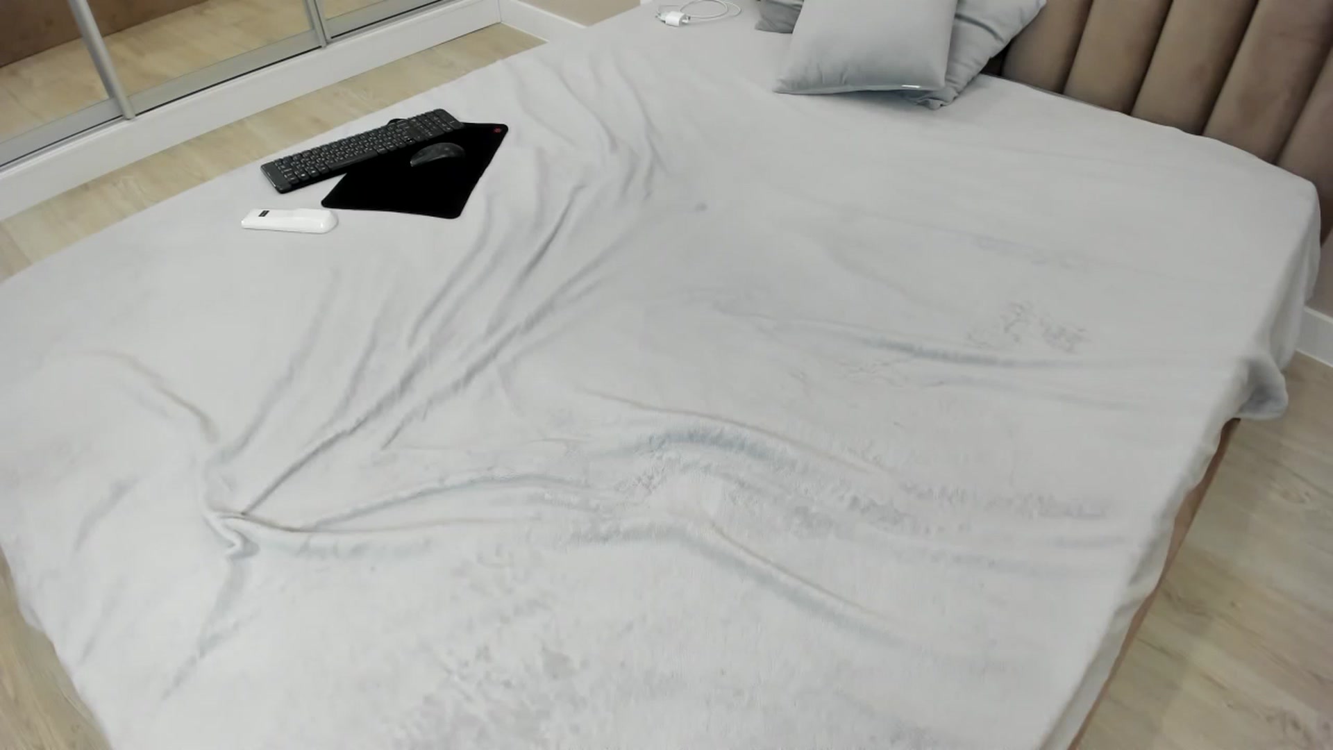 Gallery image thumbnail from miss_crystal_'s myfreecams stream on, 09/09/2024, 03:22 image 17 of 20