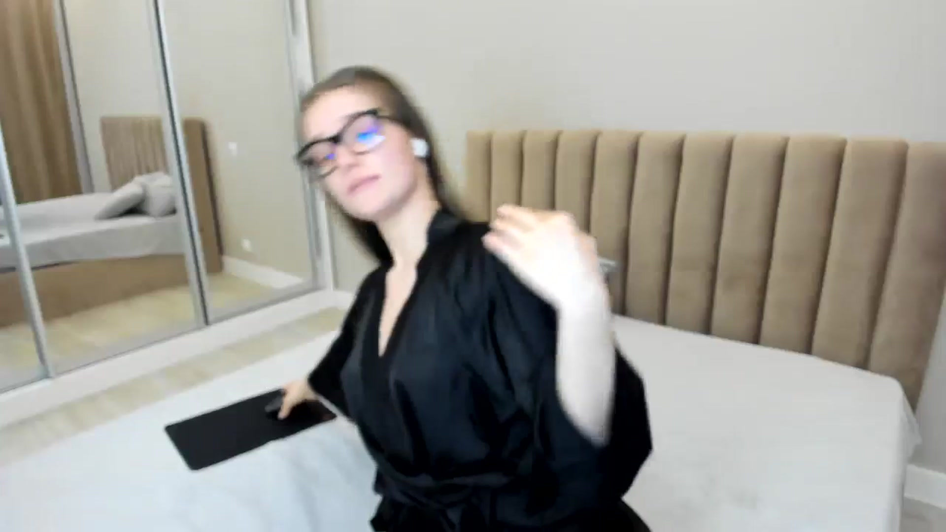 Gallery image thumbnail from miss_crystal_'s myfreecams stream on, 09/22/2024, 02:47 image 14 of 20