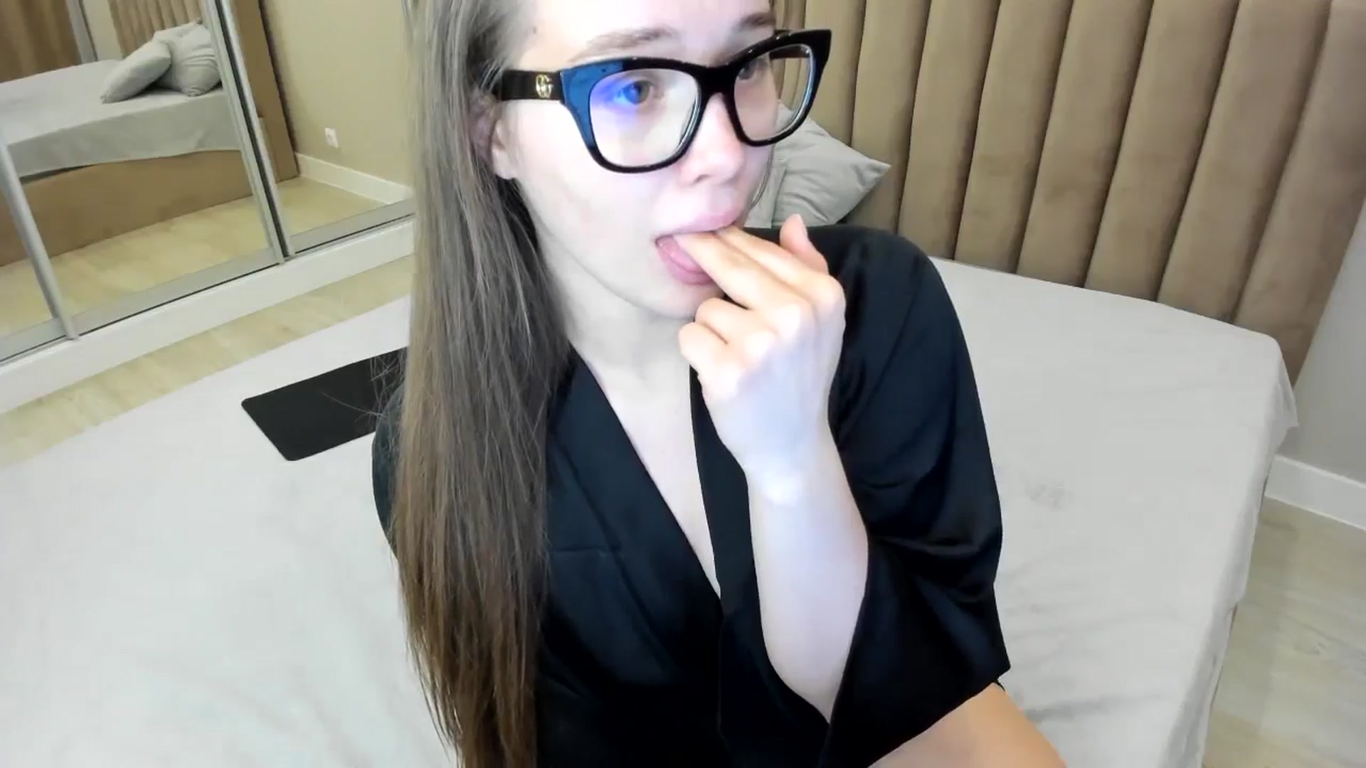 Gallery image thumbnail from miss_crystal_'s myfreecams stream on, 09/22/2024, 02:47 image 15 of 20