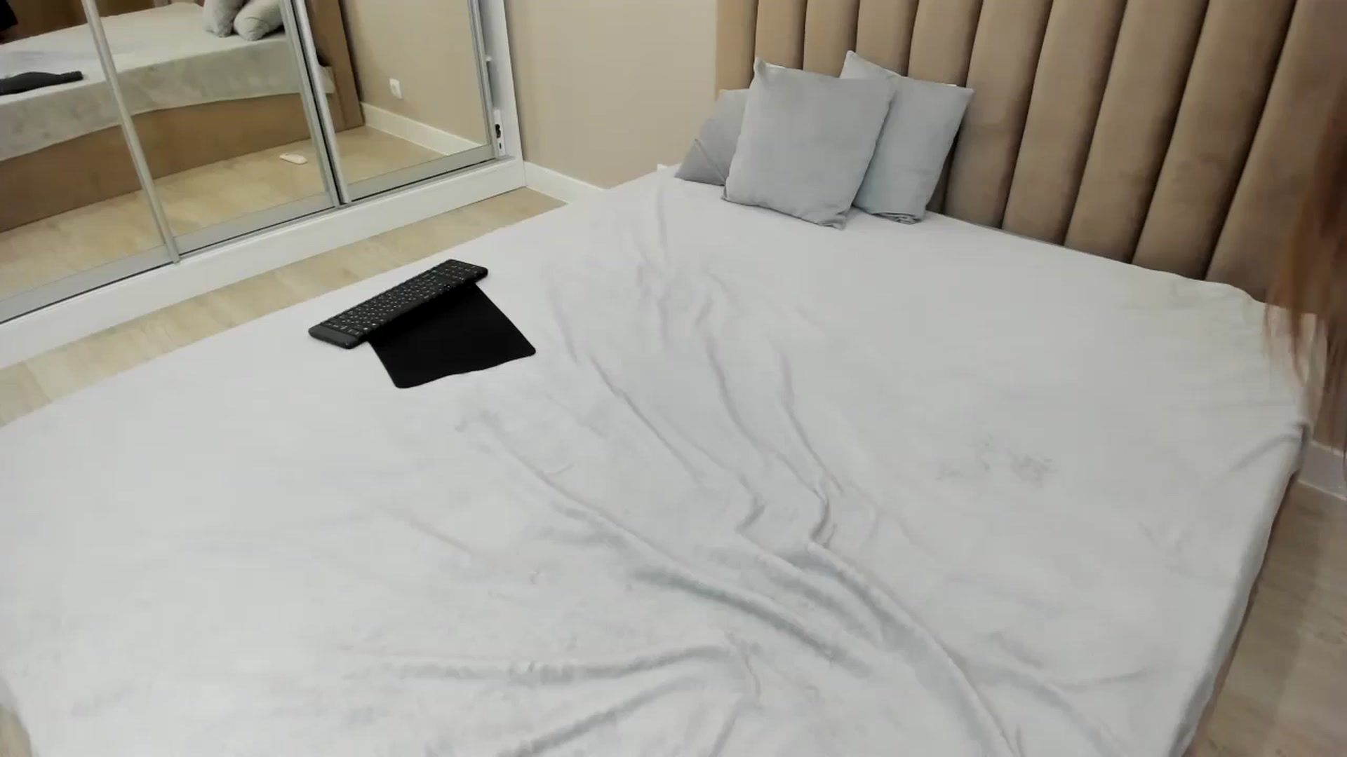 Gallery image thumbnail from miss_crystal_'s myfreecams stream on, 09/29/2024, 03:03 image 9 of 20