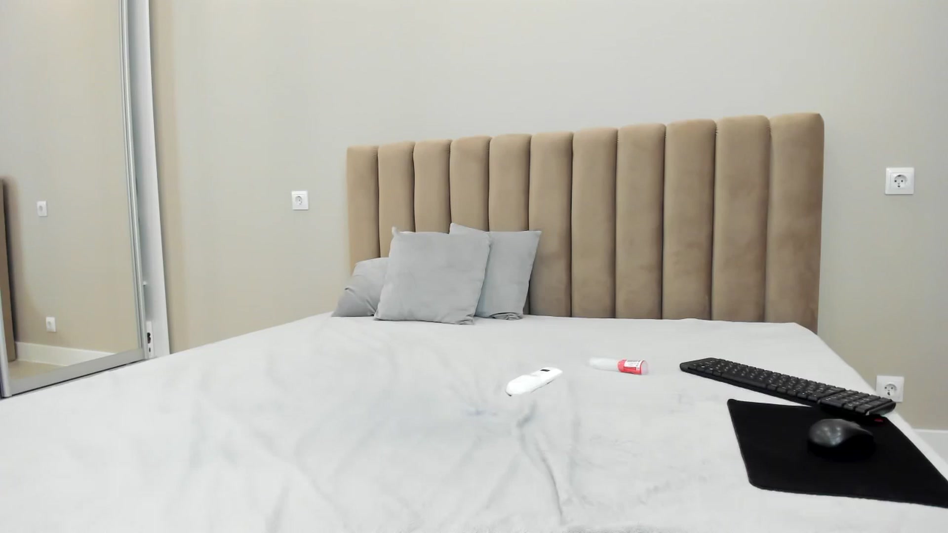 Gallery image thumbnail from miss_crystal_'s myfreecams stream on, 09/29/2024, 05:22 image 19 of 20