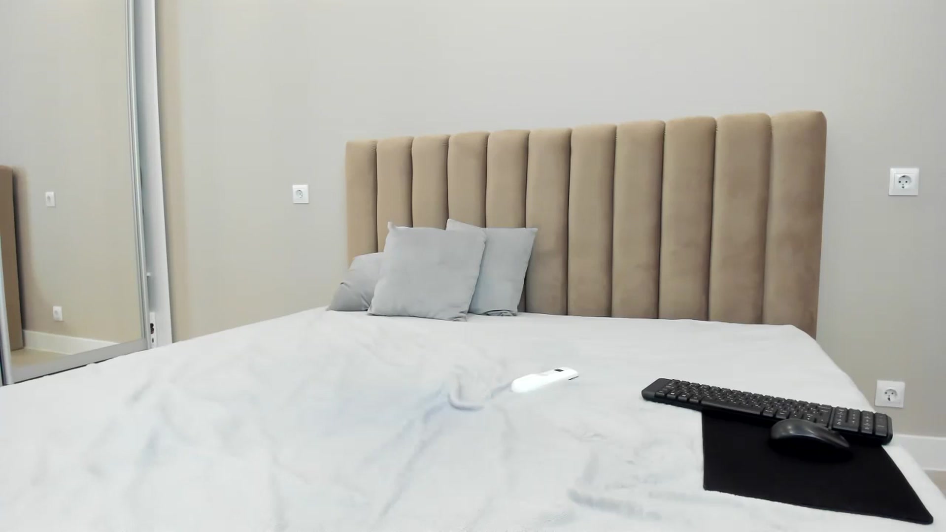 Gallery image thumbnail from miss_crystal_'s myfreecams stream on, 09/29/2024, 05:22 image 2 of 20