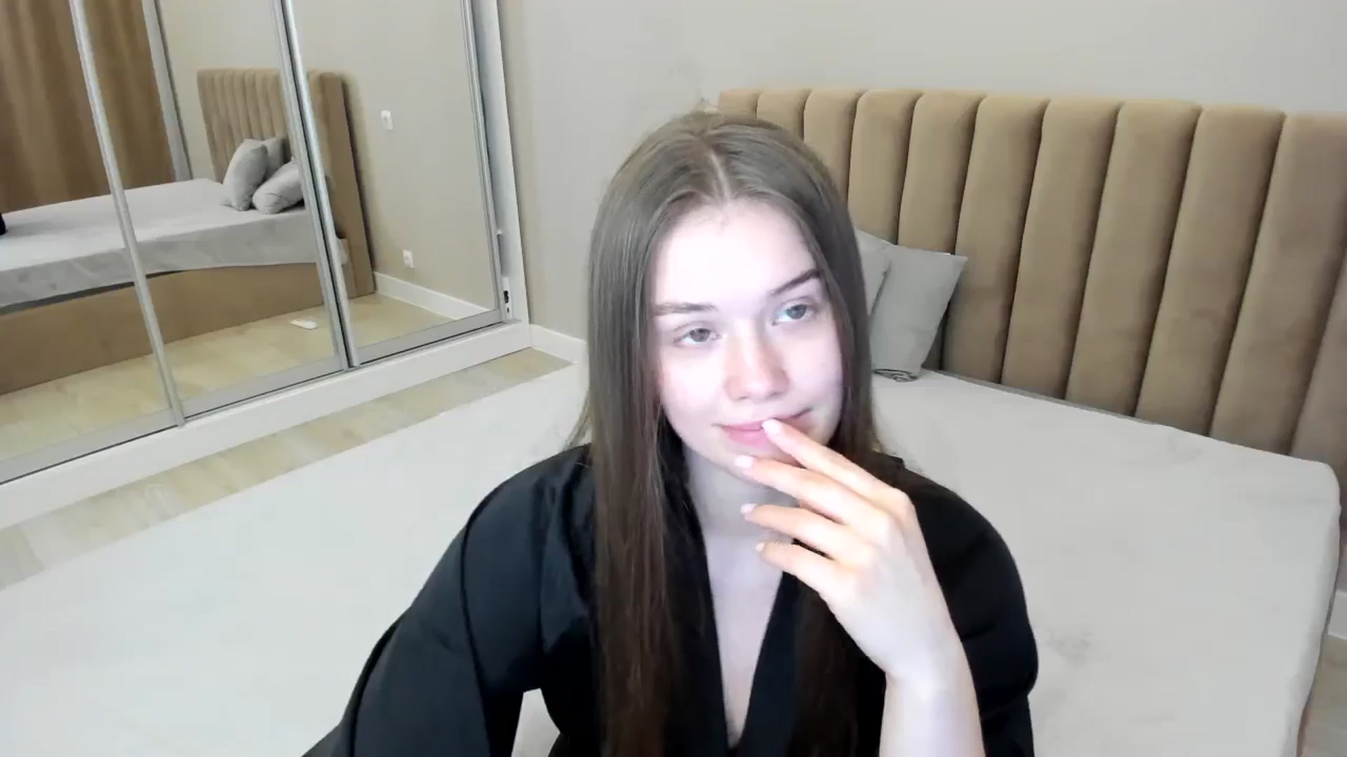 Gallery image thumbnail from miss_crystal_'s myfreecams stream on, 09/29/2024, 06:46 image 15 of 20