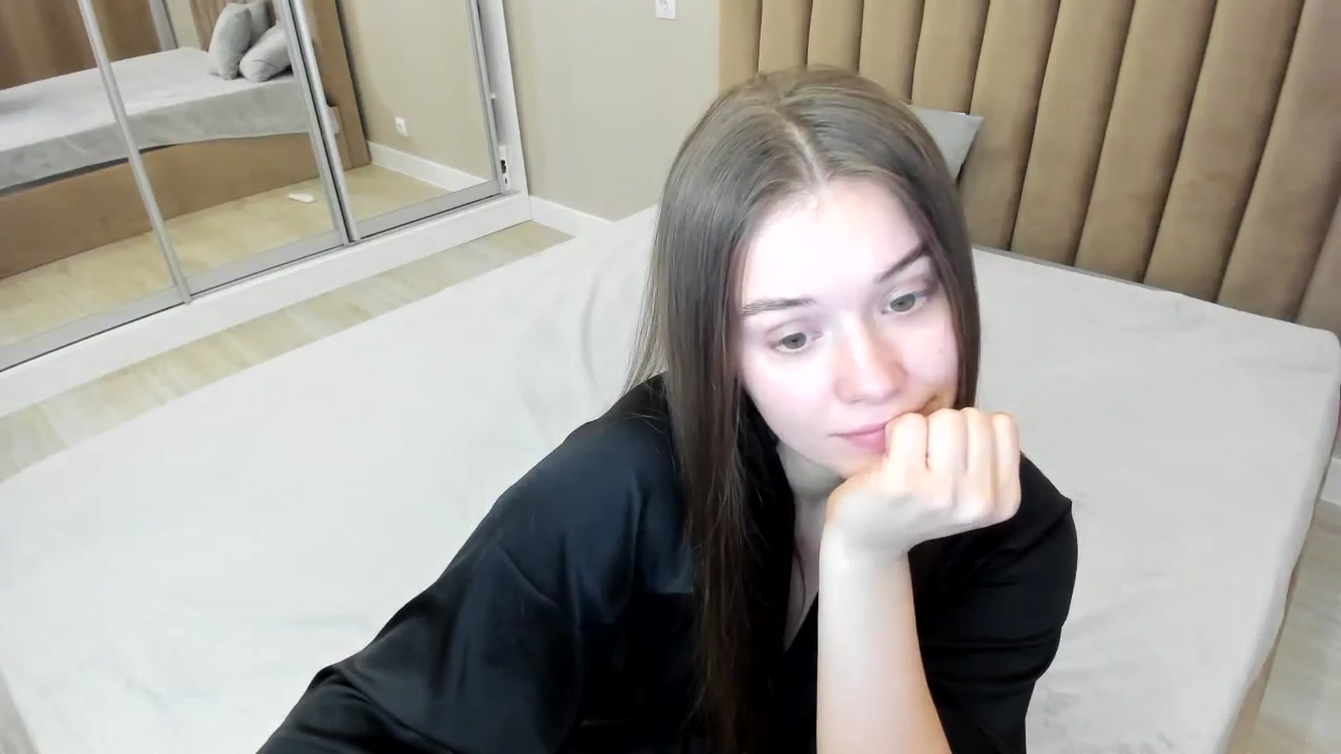 Gallery image thumbnail from miss_crystal_'s myfreecams stream on, 09/29/2024, 06:46 image 17 of 20
