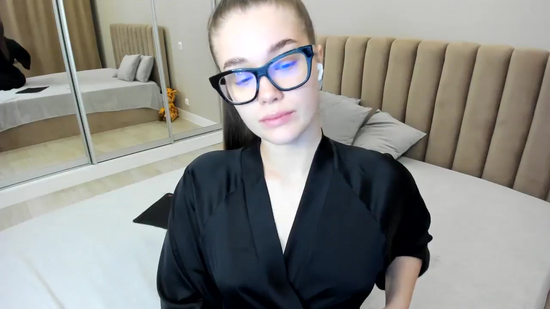 Gallery image thumbnail from miss_crystal_'s myfreecams stream on, 10/16/2024, 03:45 image 19 of 20