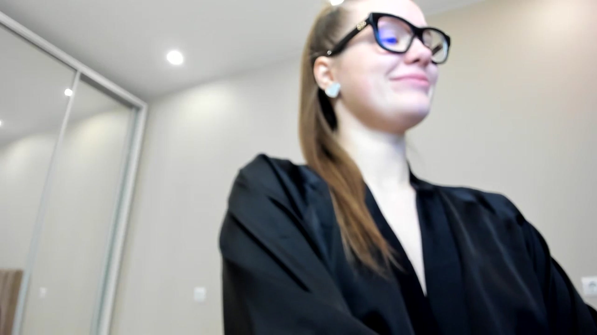 Gallery image thumbnail from miss_crystal_'s myfreecams stream on, 10/16/2024, 05:31 image 11 of 20