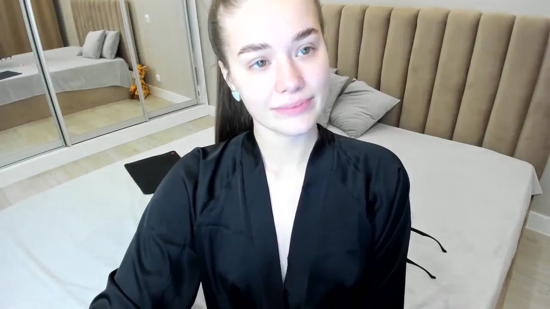 Gallery image thumbnail from miss_crystal_'s myfreecams stream on, 10/16/2024, 05:31 image 13 of 20