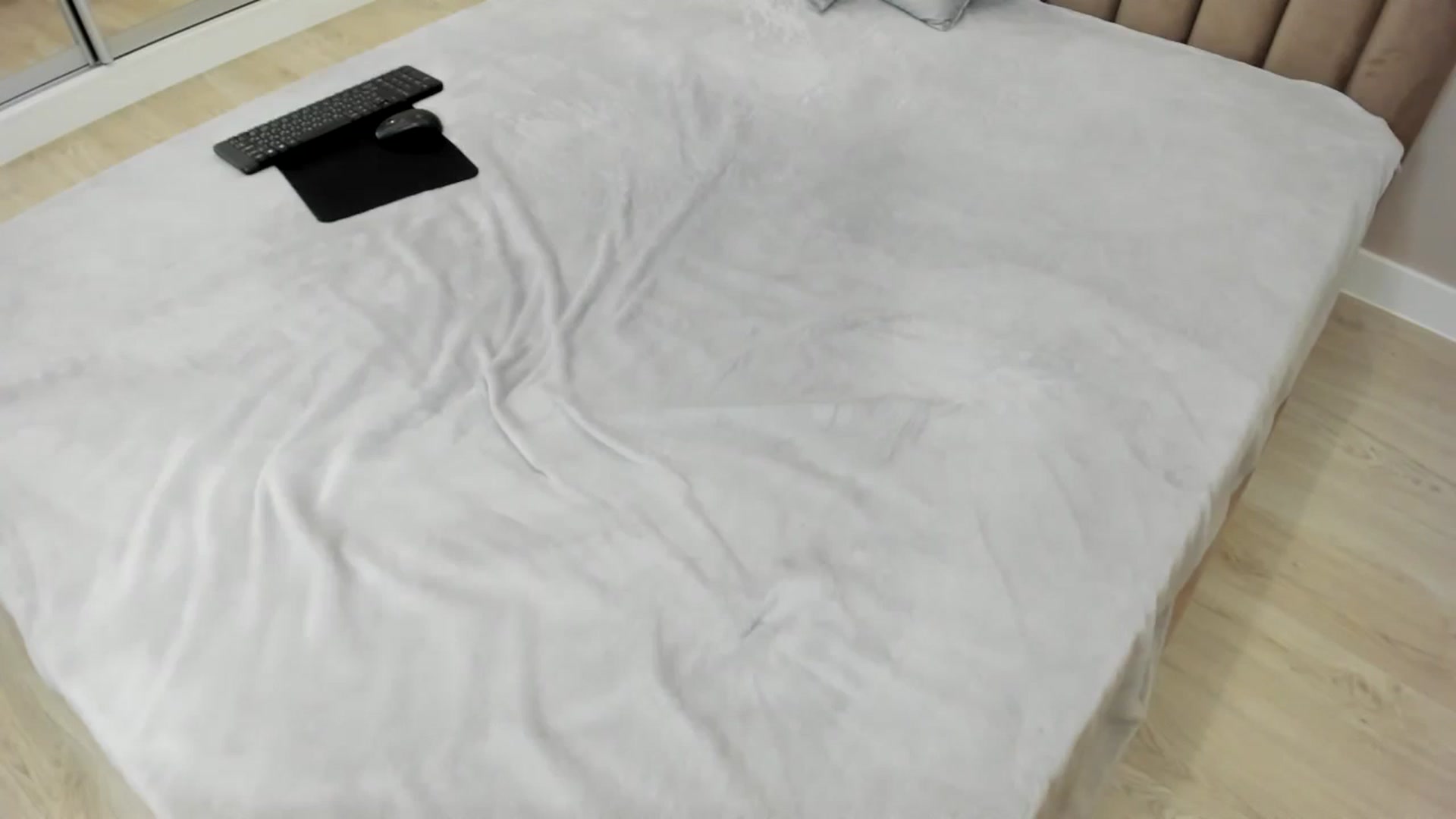 Gallery image thumbnail from miss_crystal_'s myfreecams stream on, 10/21/2024, 04:29 image 10 of 20