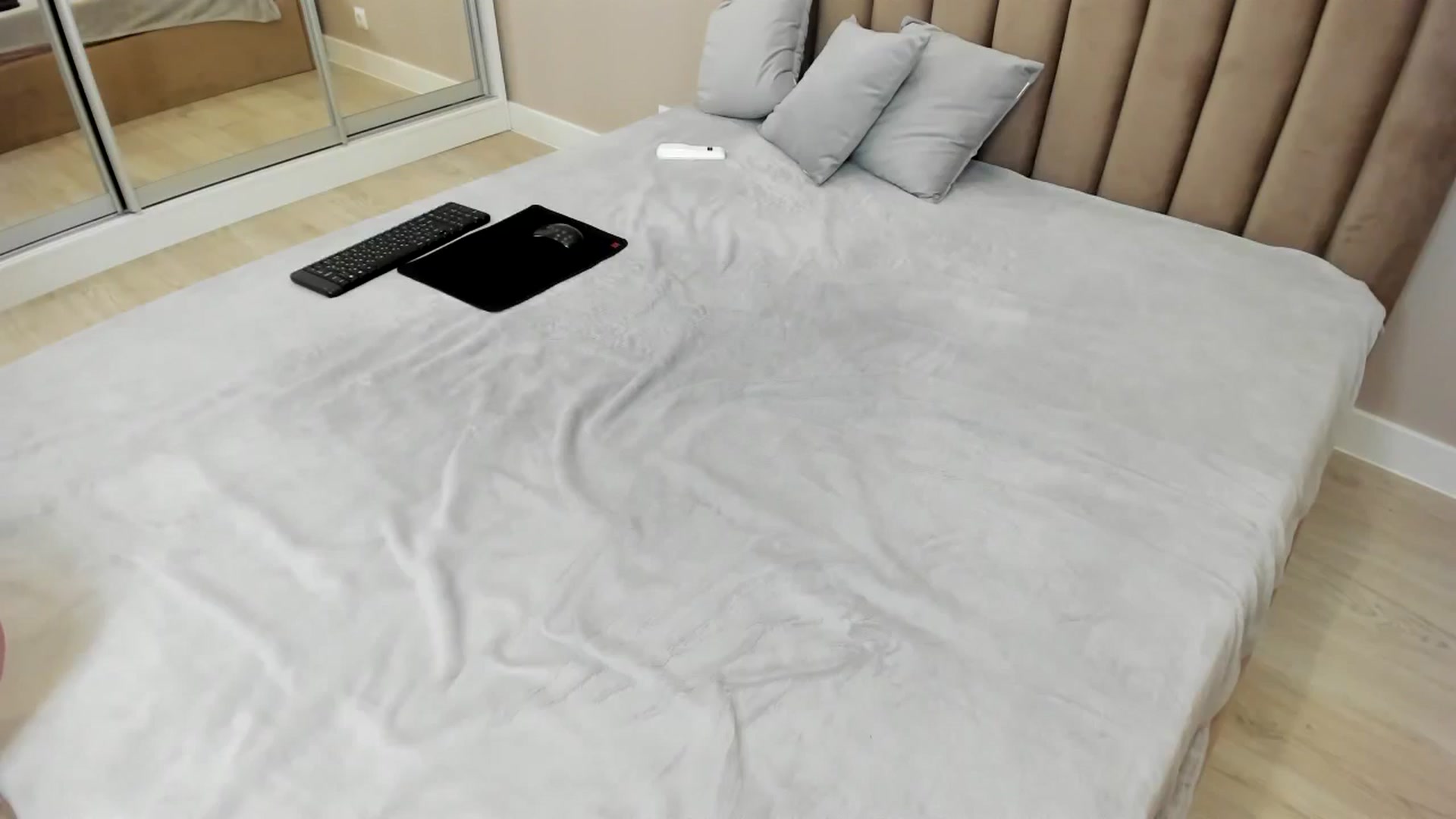 Gallery image thumbnail from miss_crystal_'s myfreecams stream on, 10/21/2024, 06:08 image 13 of 20