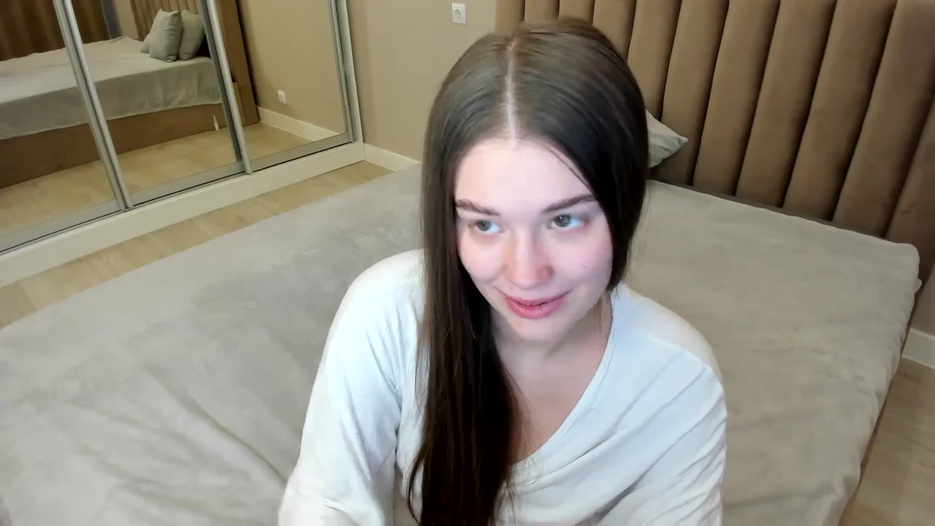 Gallery image thumbnail from miss_crystal_'s myfreecams stream on, 10/26/2024, 06:50 image 16 of 20