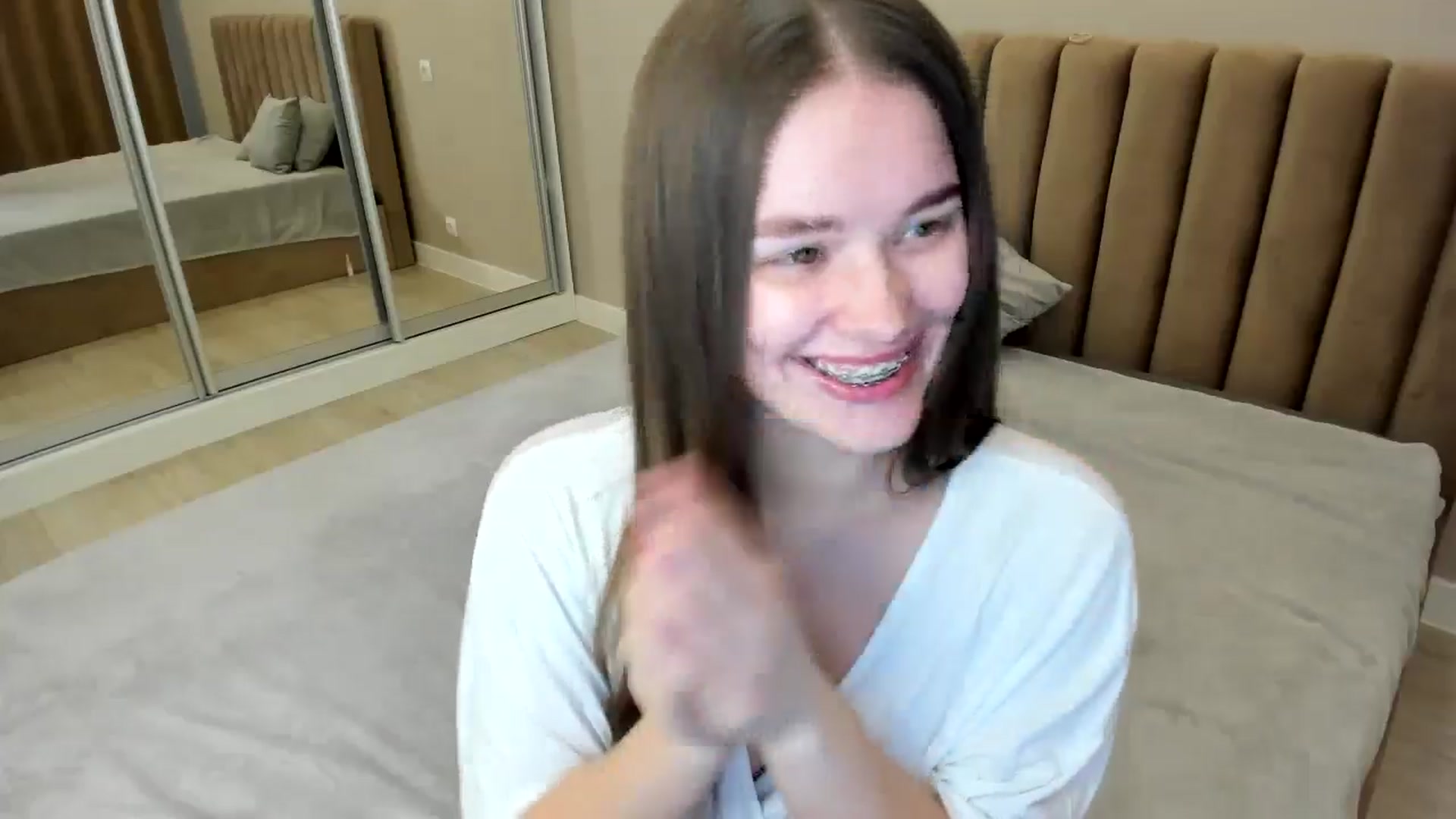 Gallery image thumbnail from miss_crystal_'s myfreecams stream on, 10/26/2024, 06:50 image 5 of 20
