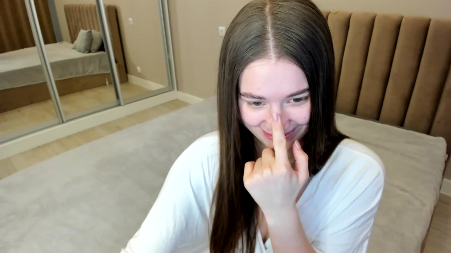 Gallery image thumbnail from miss_crystal_'s myfreecams stream on, 10/26/2024, 06:50 image 6 of 20