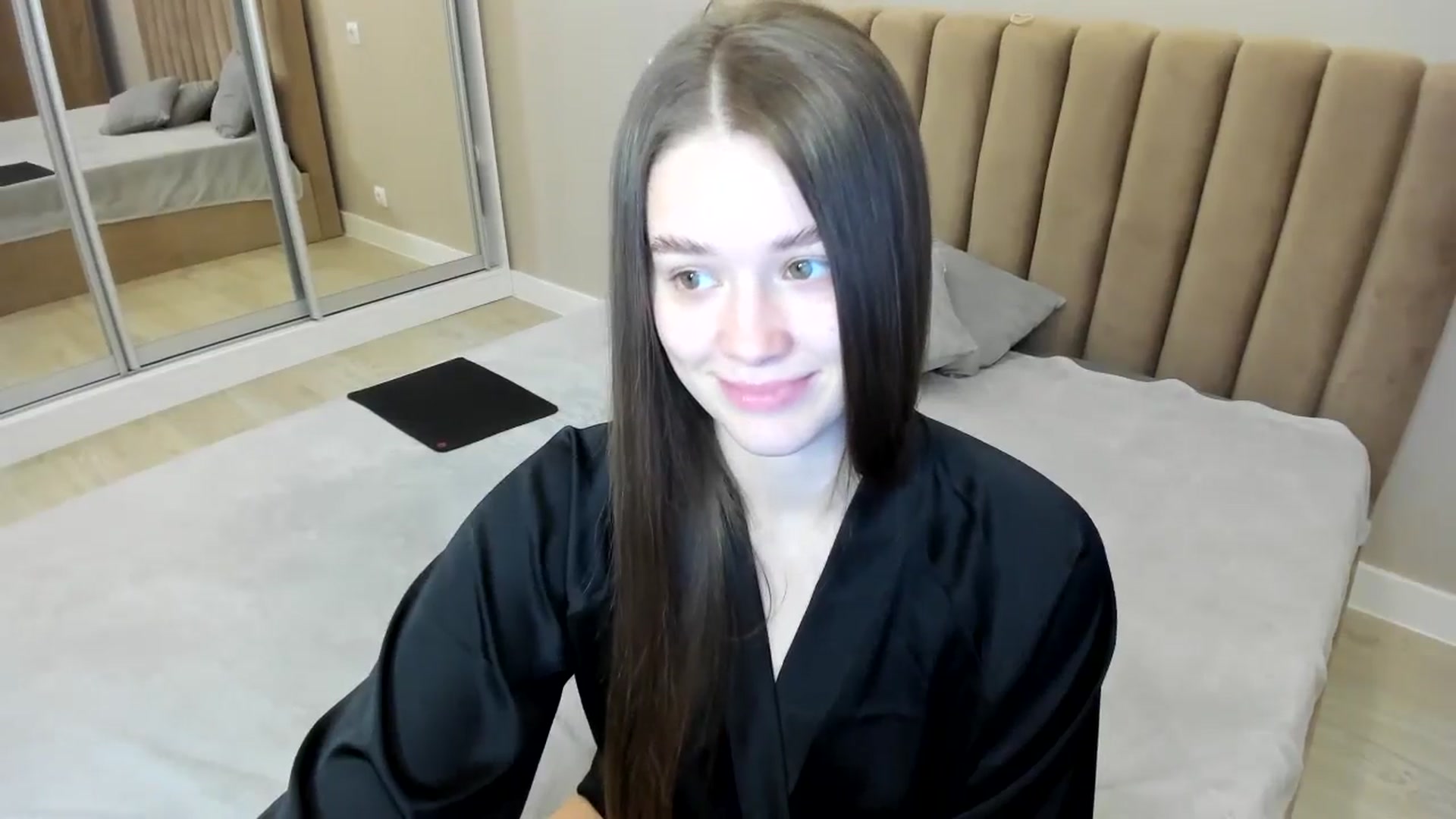 Gallery image thumbnail from miss_crystal_'s myfreecams stream on, 11/08/2024, 08:03 image 9 of 20