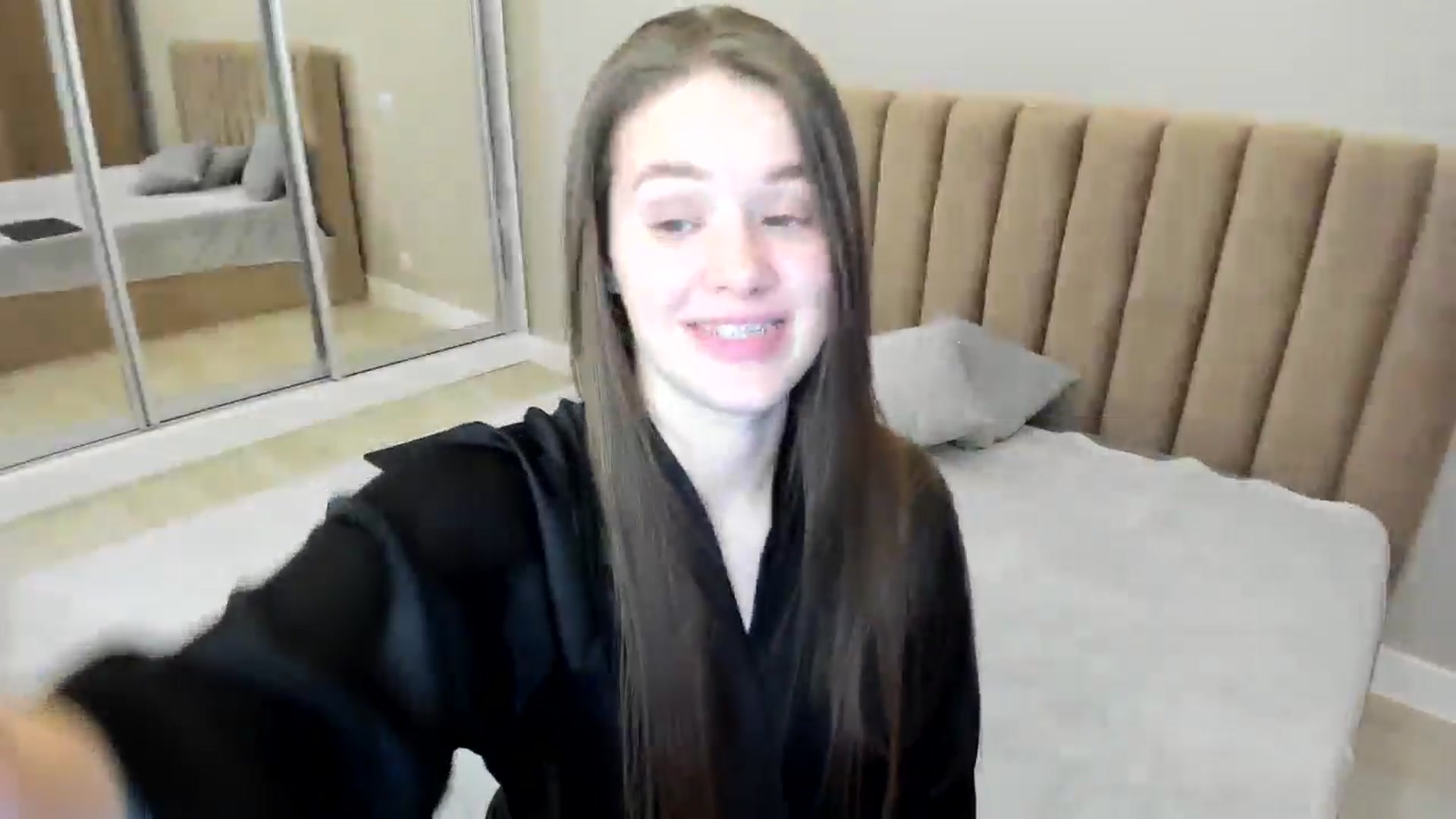Gallery image thumbnail from miss_crystal_'s myfreecams stream on, 11/08/2024, 08:03 image 19 of 20