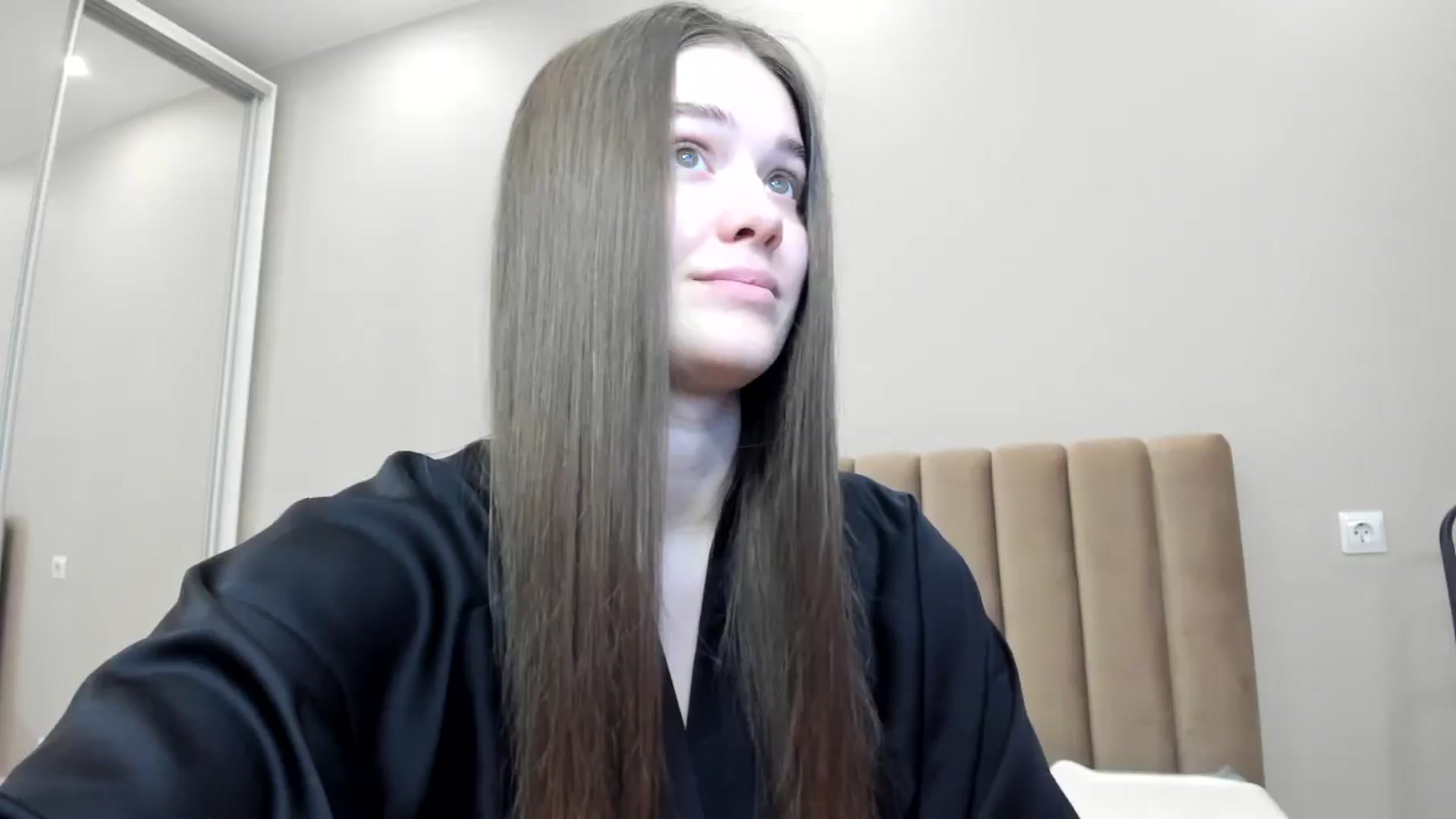 Gallery image thumbnail from miss_crystal_'s myfreecams stream on, 11/14/2024, 09:16 image 17 of 20