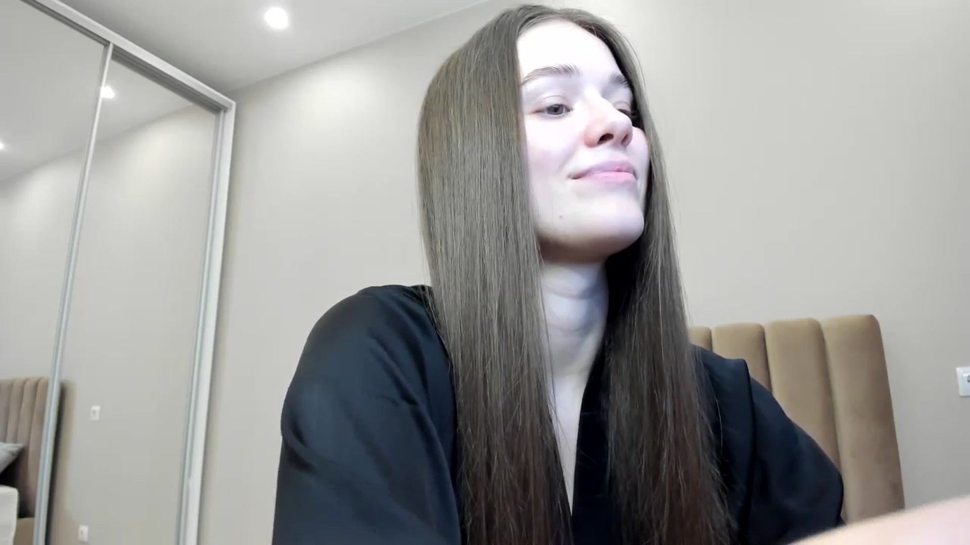 Gallery image thumbnail from miss_crystal_'s myfreecams stream on, 11/14/2024, 09:16 image 6 of 20
