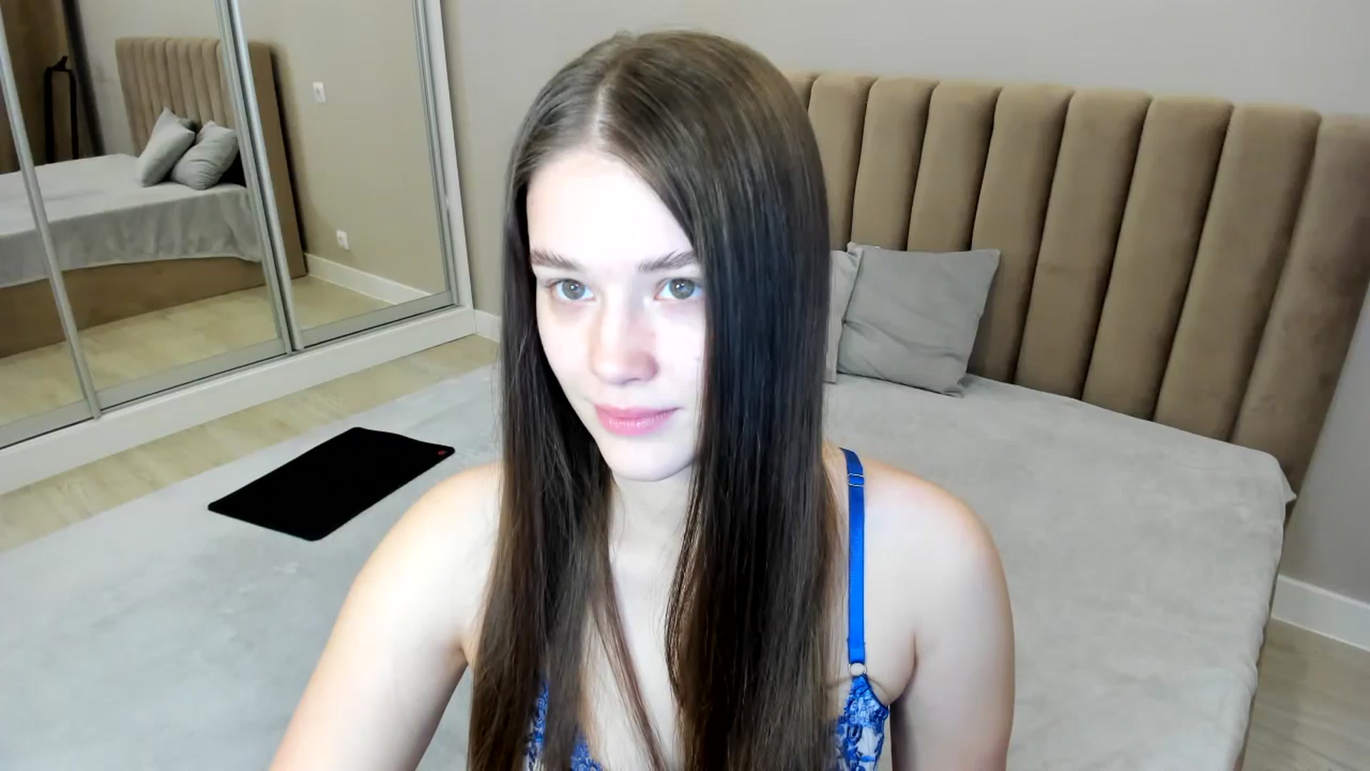 Gallery image thumbnail from miss_crystal_'s myfreecams stream on, 11/15/2024, 07:01 image 6 of 20