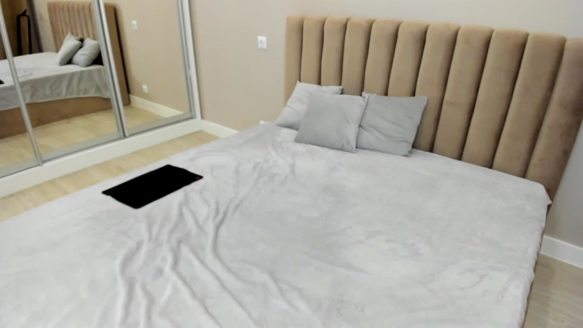 Gallery image thumbnail from miss_crystal_'s myfreecams stream on, 11/15/2024, 08:11 image 17 of 20