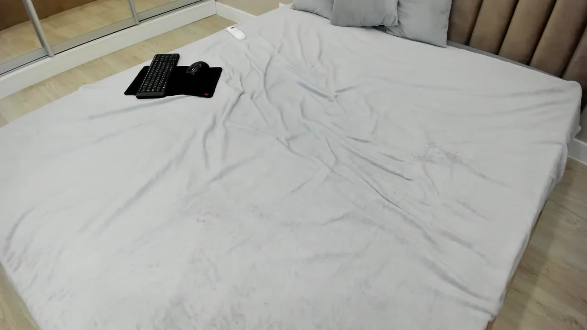 Gallery image thumbnail from miss_crystal_'s myfreecams stream on, 11/17/2024, 05:09 image 16 of 20