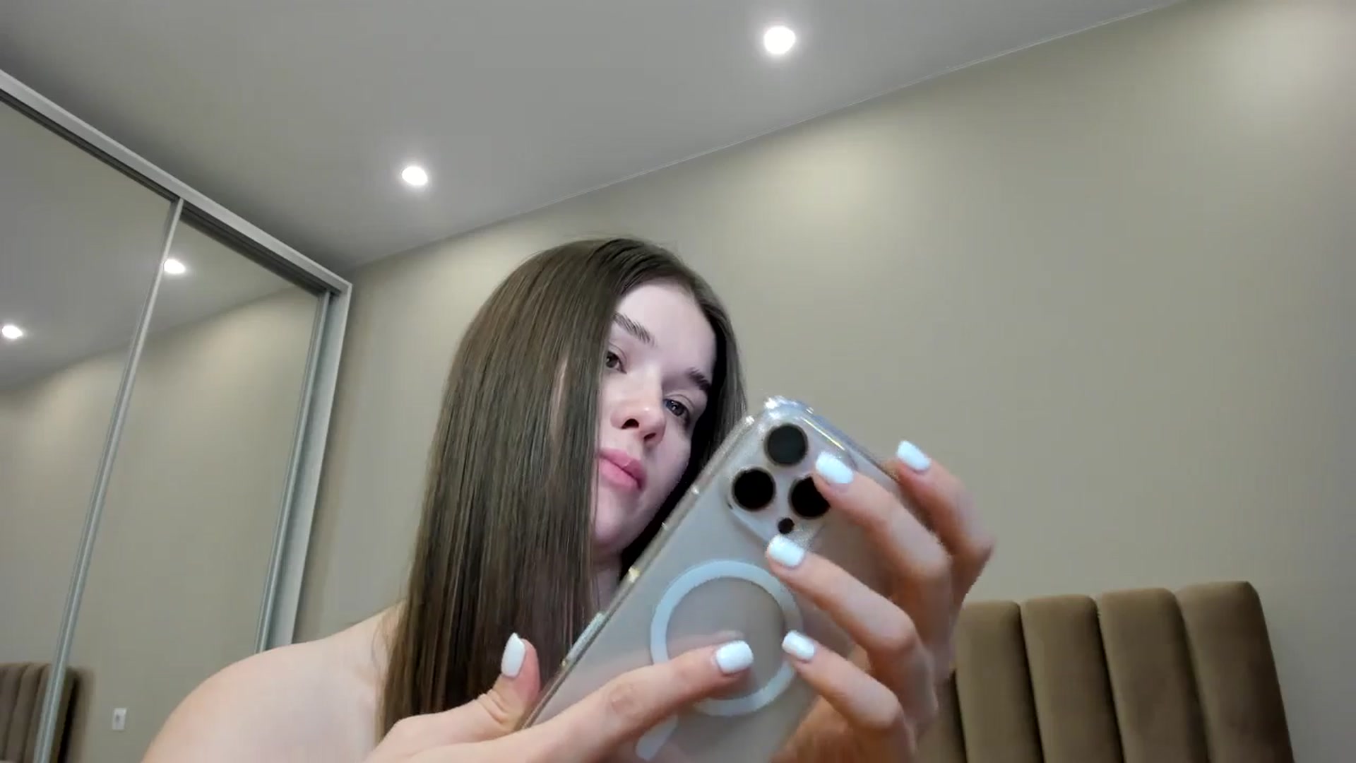 Gallery image thumbnail from miss_crystal_'s myfreecams stream on, 11/18/2024, 05:47 image 5 of 20
