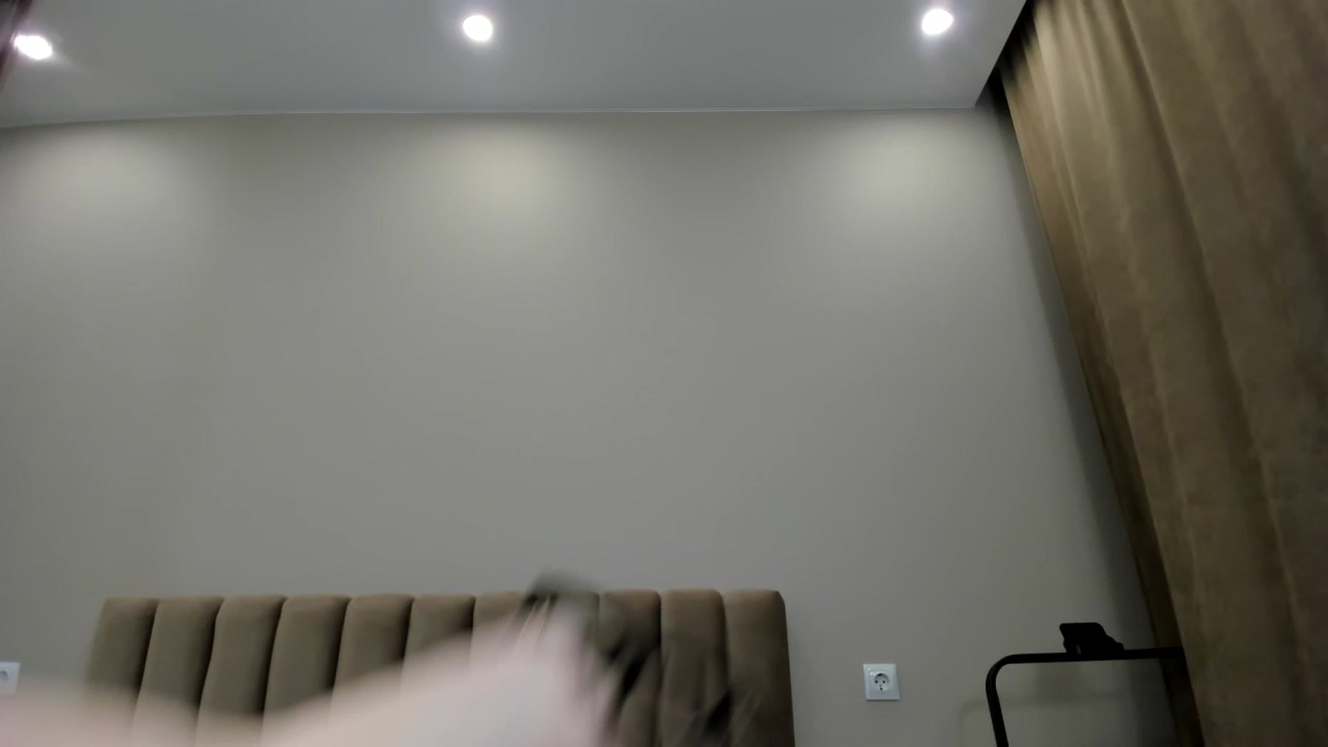 Gallery image thumbnail from miss_crystal_'s myfreecams stream on, 11/18/2024, 05:47 image 6 of 20