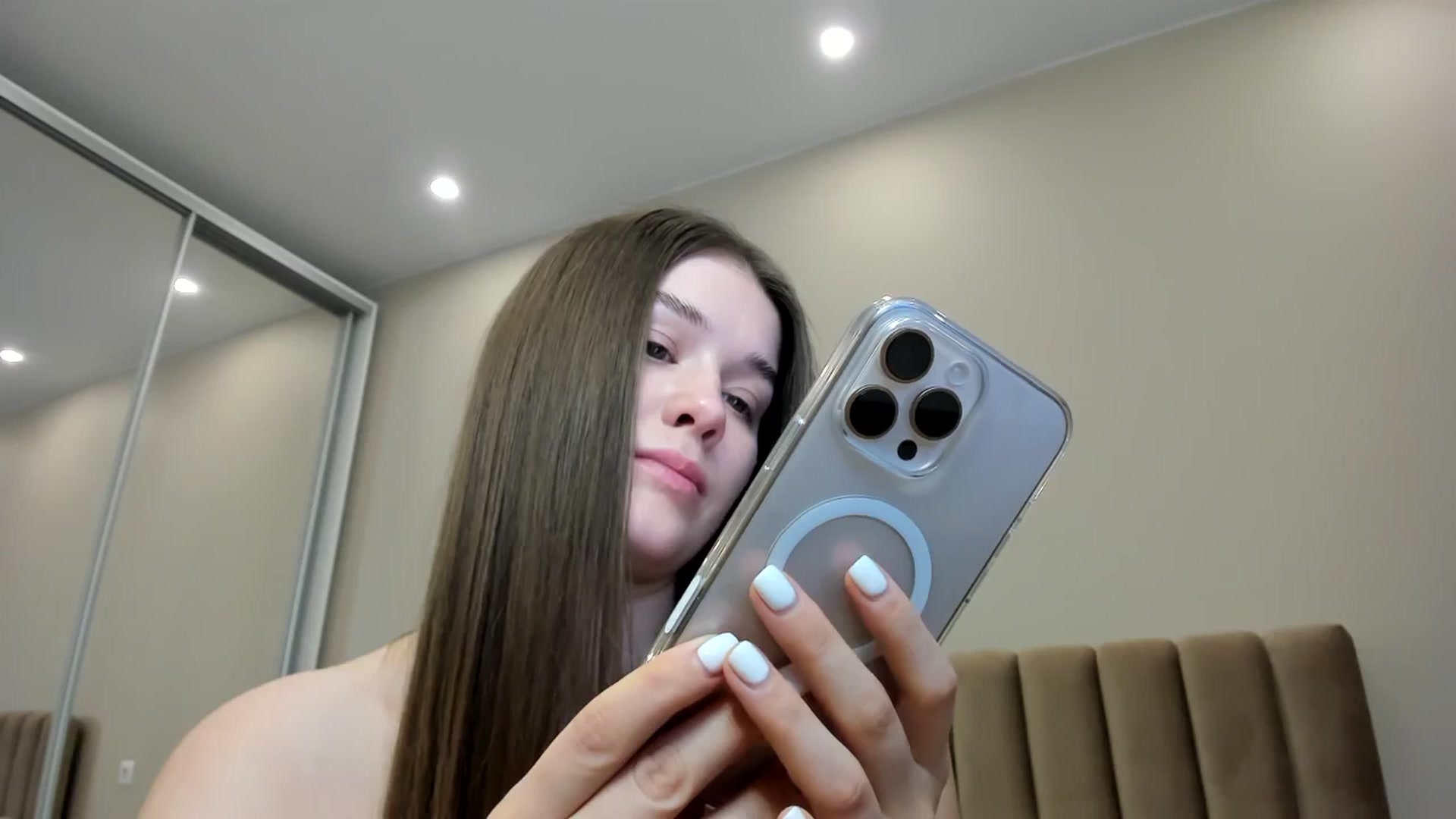 Gallery image thumbnail from miss_crystal_'s myfreecams stream on, 11/18/2024, 05:47 image 3 of 20