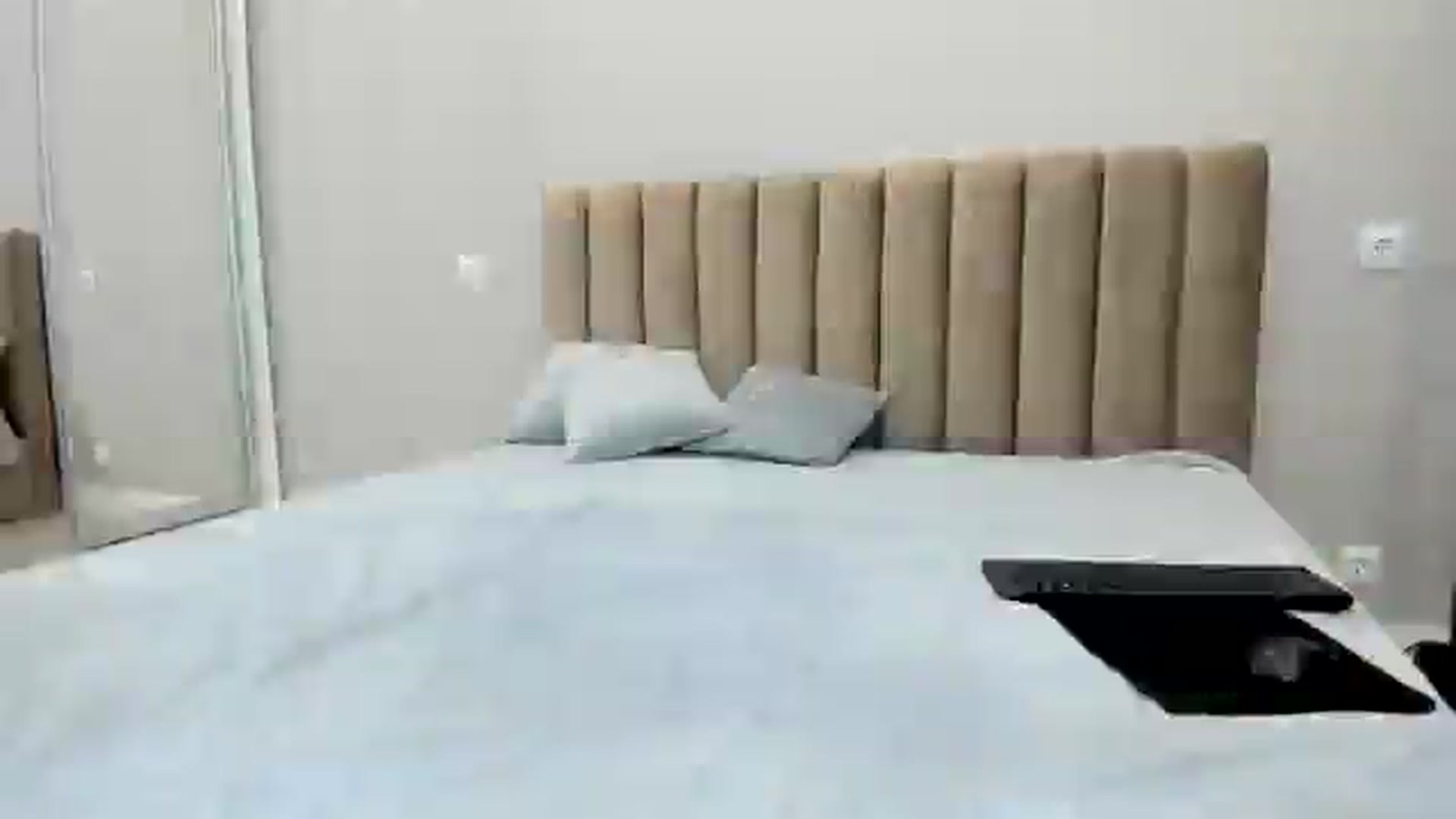 Gallery image thumbnail from miss_crystal_'s myfreecams stream on, 11/22/2024, 05:41 image 19 of 20