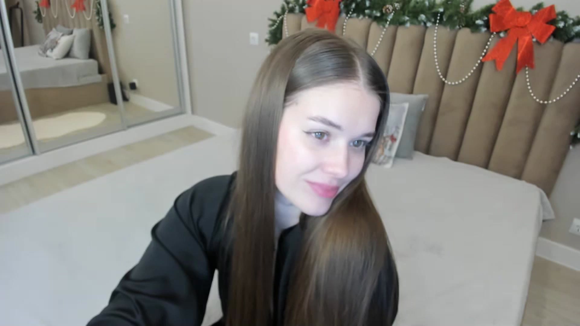 Gallery image thumbnail from miss_crystal_'s myfreecams stream on, 12/14/2024, 06:56 image 10 of 20