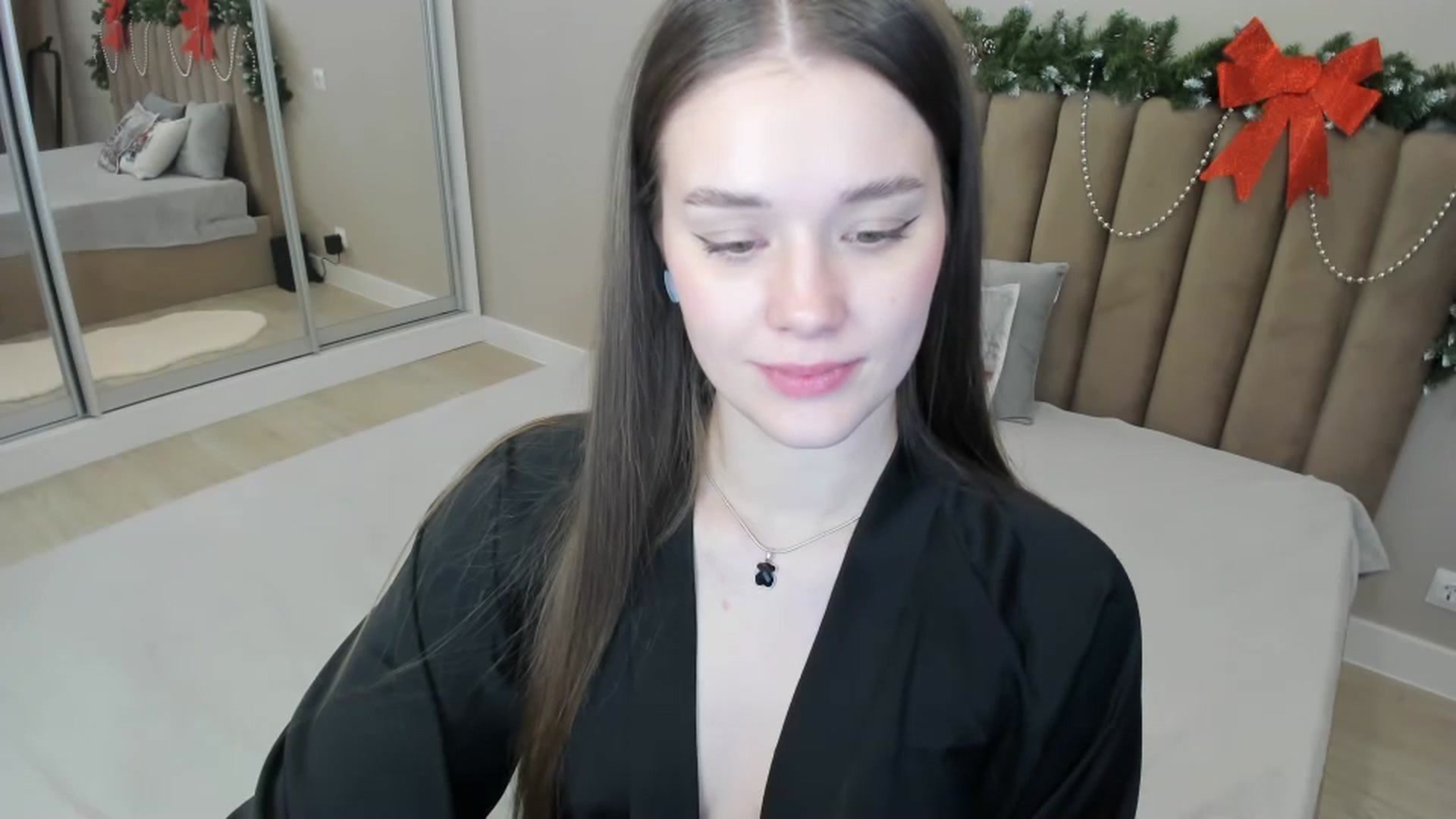 Gallery image thumbnail from miss_crystal_'s myfreecams stream on, 12/14/2024, 06:56 image 6 of 20