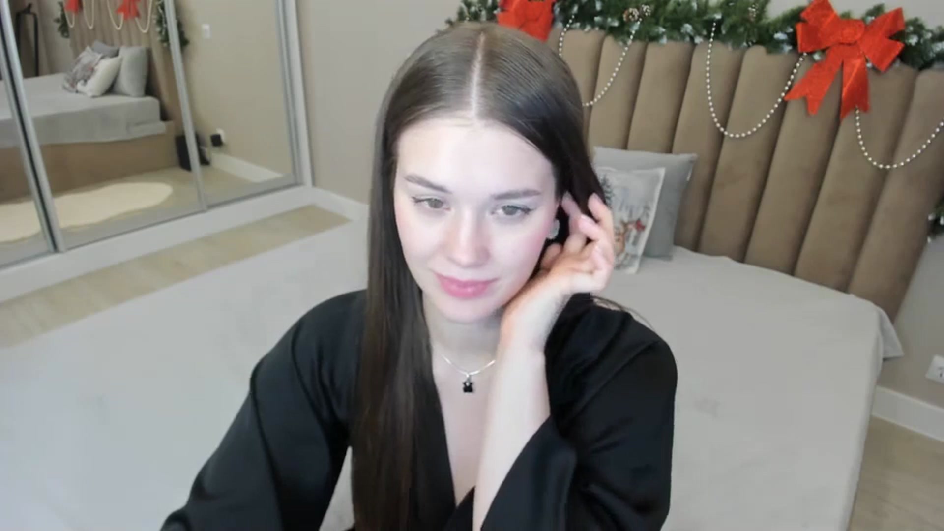 Gallery image thumbnail from miss_crystal_'s myfreecams stream on, 12/14/2024, 06:56 image 11 of 20