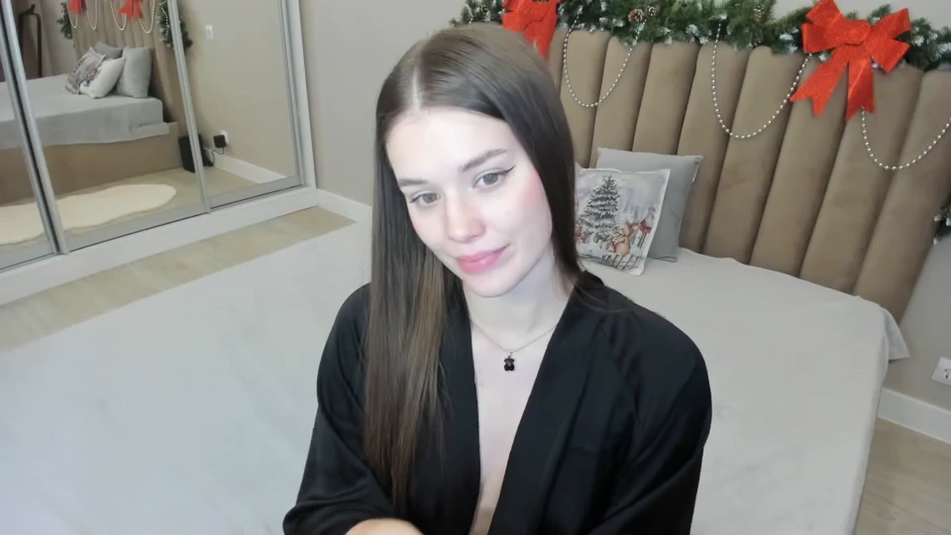 Gallery image thumbnail from miss_crystal_'s myfreecams stream on, 12/14/2024, 06:56 image 12 of 20