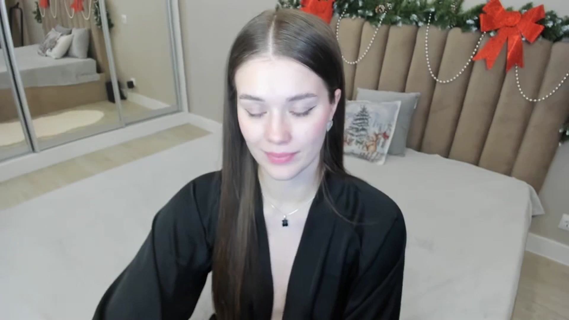 Gallery image thumbnail from miss_crystal_'s myfreecams stream on, 12/14/2024, 06:56 image 14 of 20