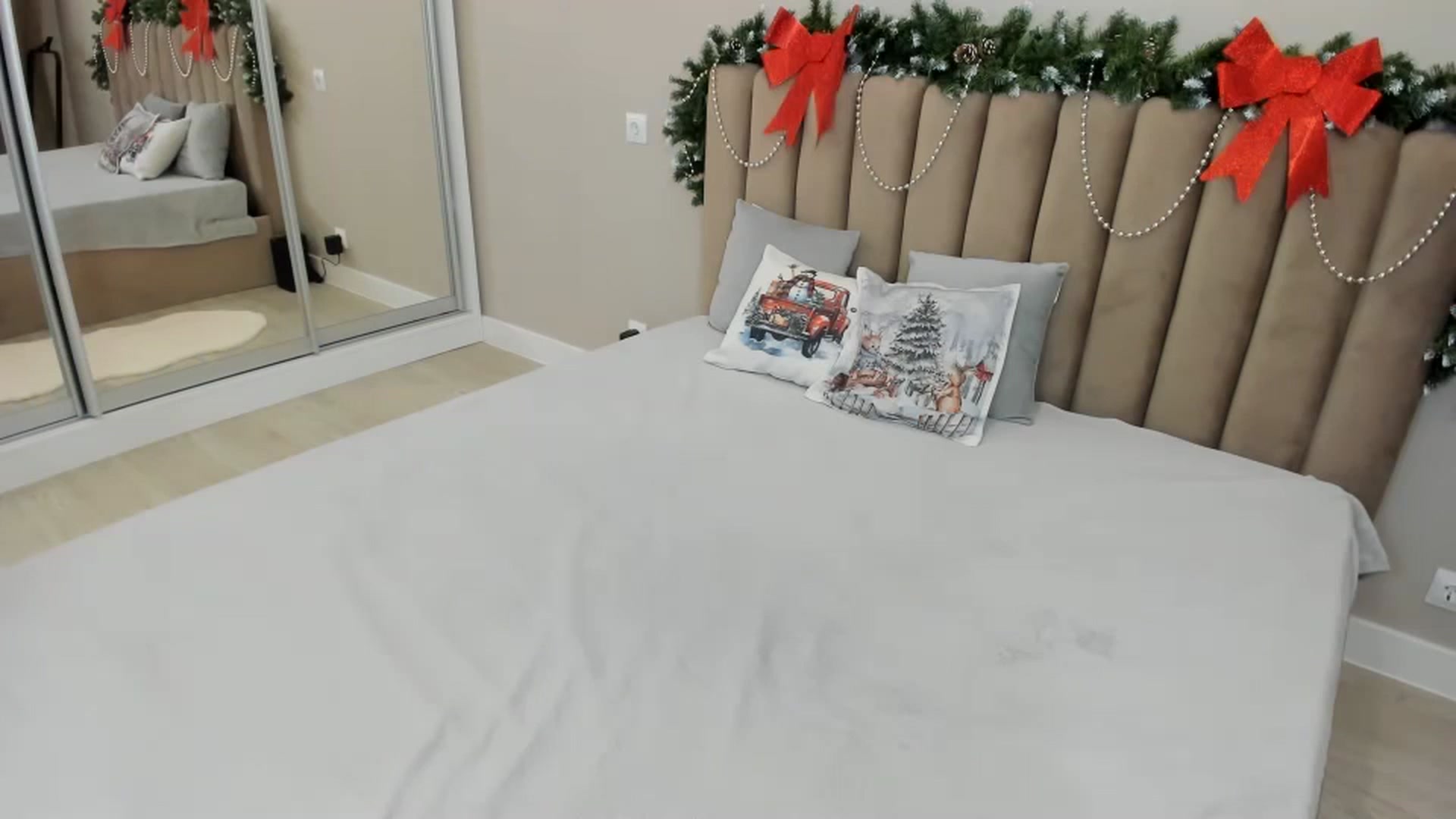 Gallery image thumbnail from miss_crystal_'s myfreecams stream on, 12/14/2024, 06:56 image 5 of 20