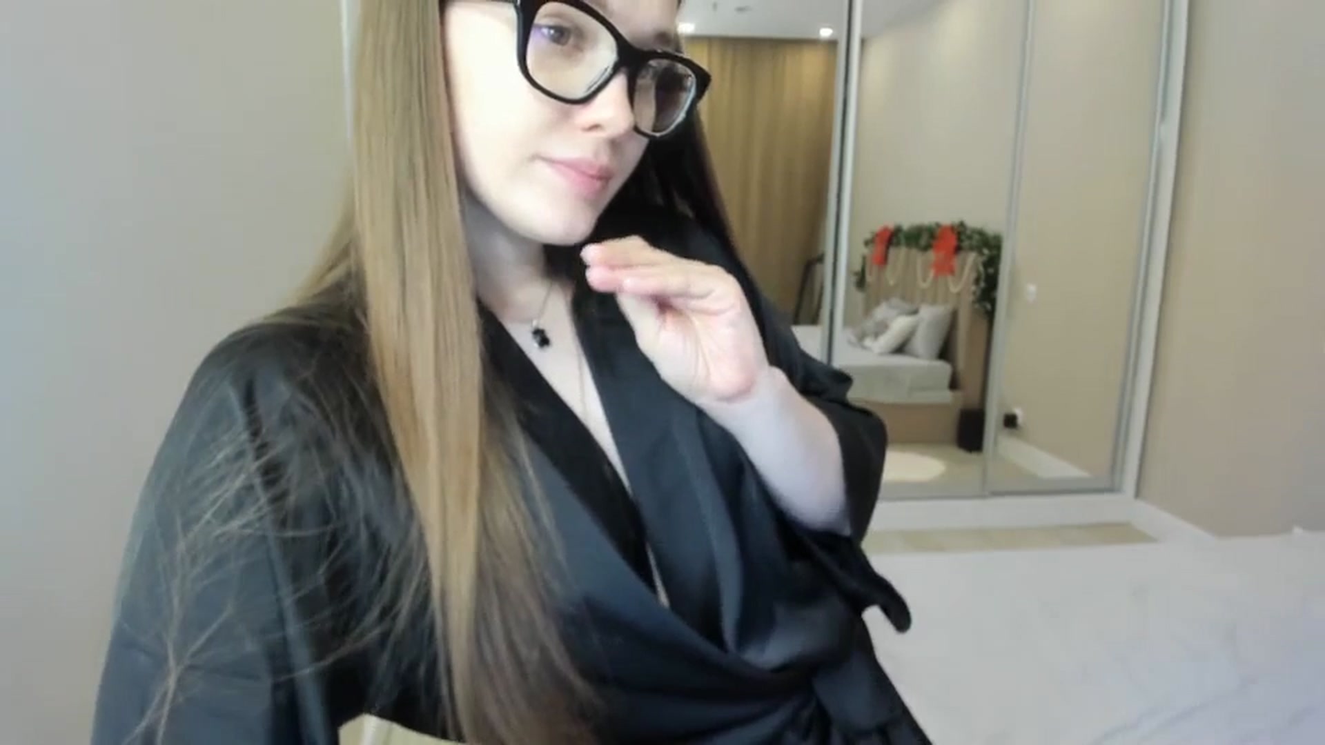 Gallery image thumbnail from miss_crystal_'s myfreecams stream on, 12/14/2024, 06:56 image 19 of 20