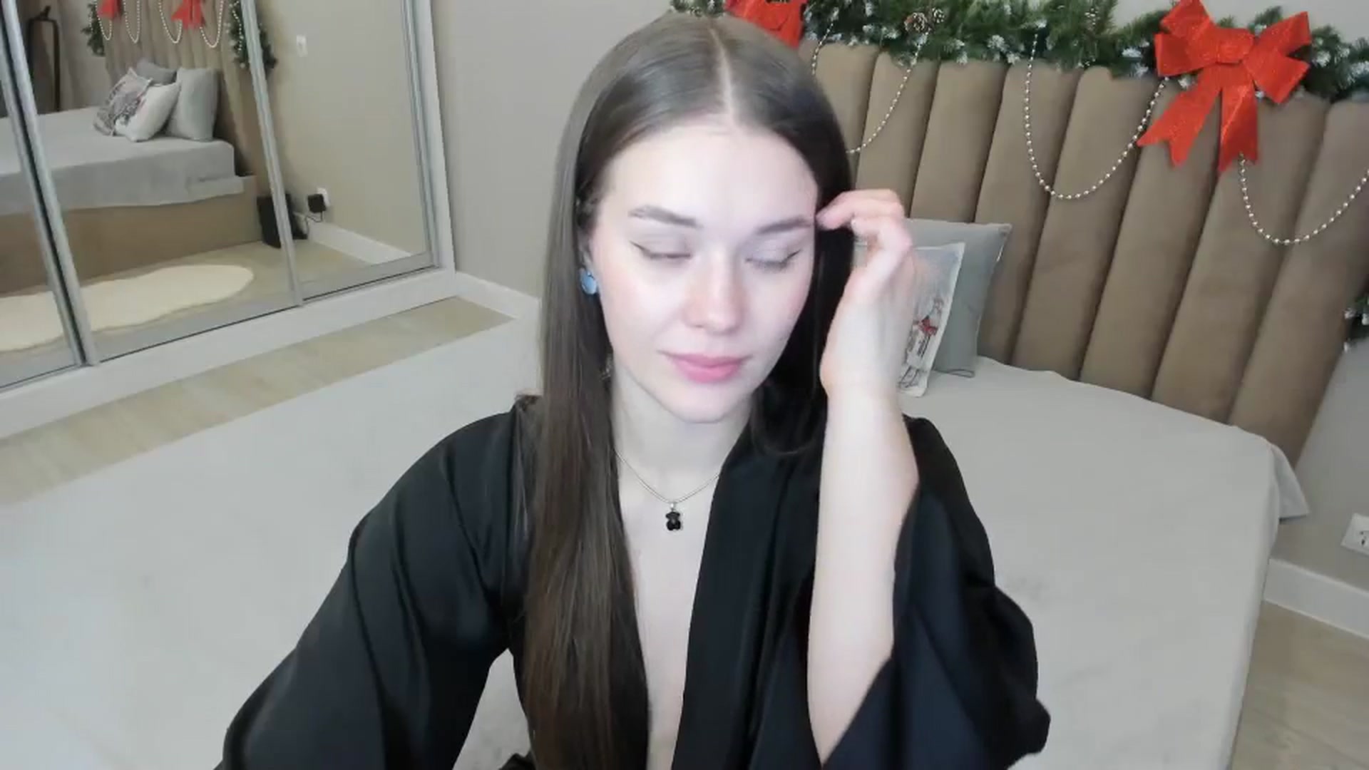 Gallery image thumbnail from miss_crystal_'s myfreecams stream on, 12/14/2024, 06:56 image 13 of 20