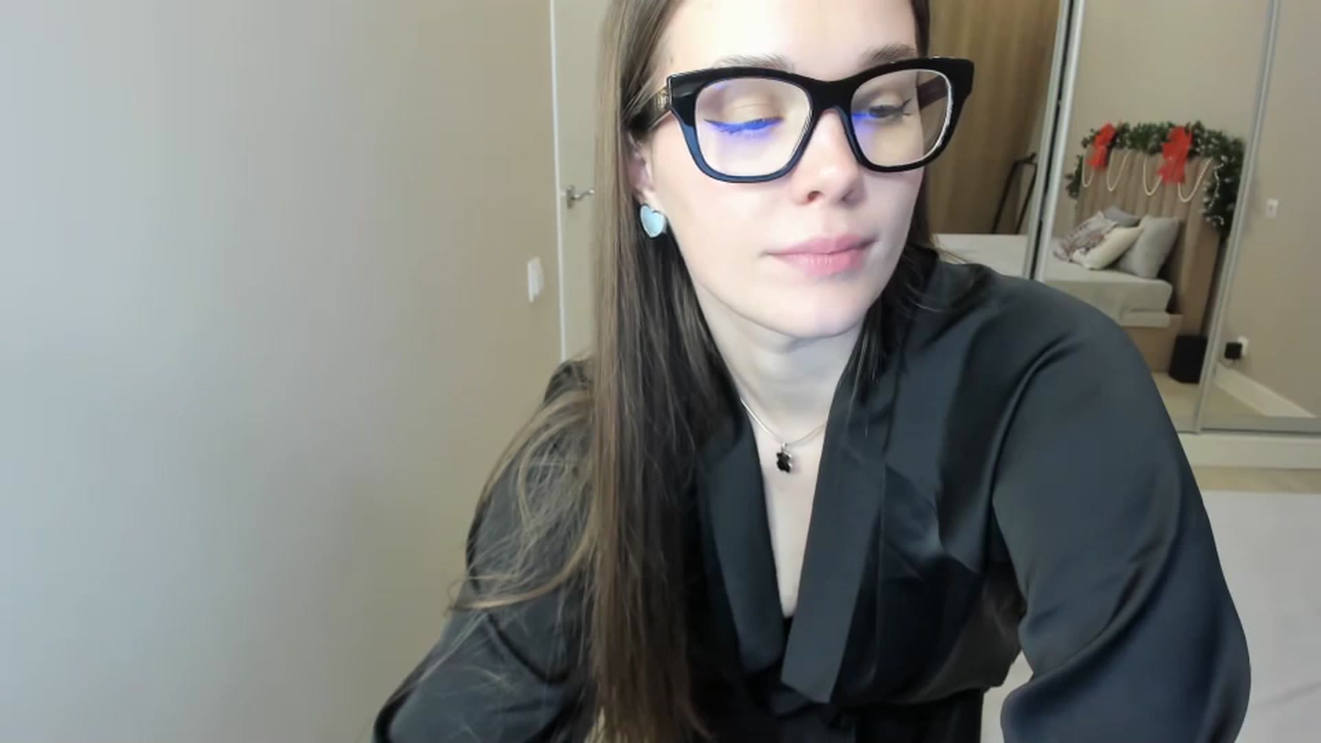 Gallery image thumbnail from miss_crystal_'s myfreecams stream on, 12/14/2024, 06:56 image 20 of 20