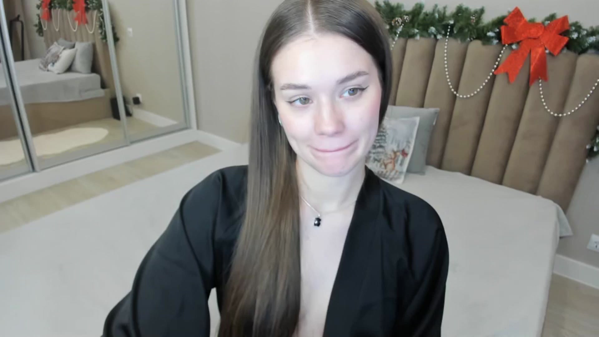 Gallery image thumbnail from miss_crystal_'s myfreecams stream on, 12/14/2024, 06:56 image 1 of 20