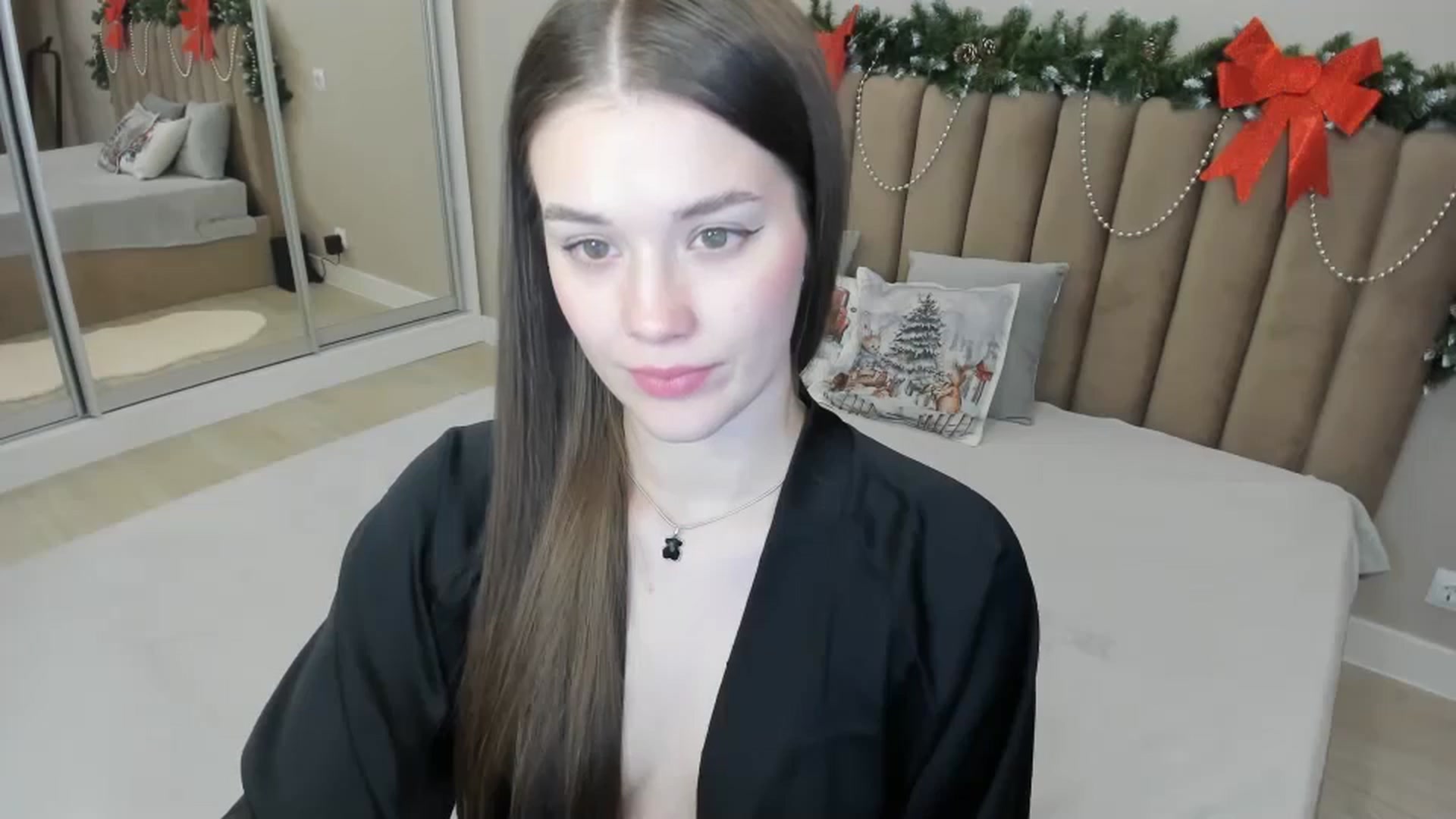 Gallery image thumbnail from miss_crystal_'s myfreecams stream on, 12/14/2024, 06:56 image 4 of 20