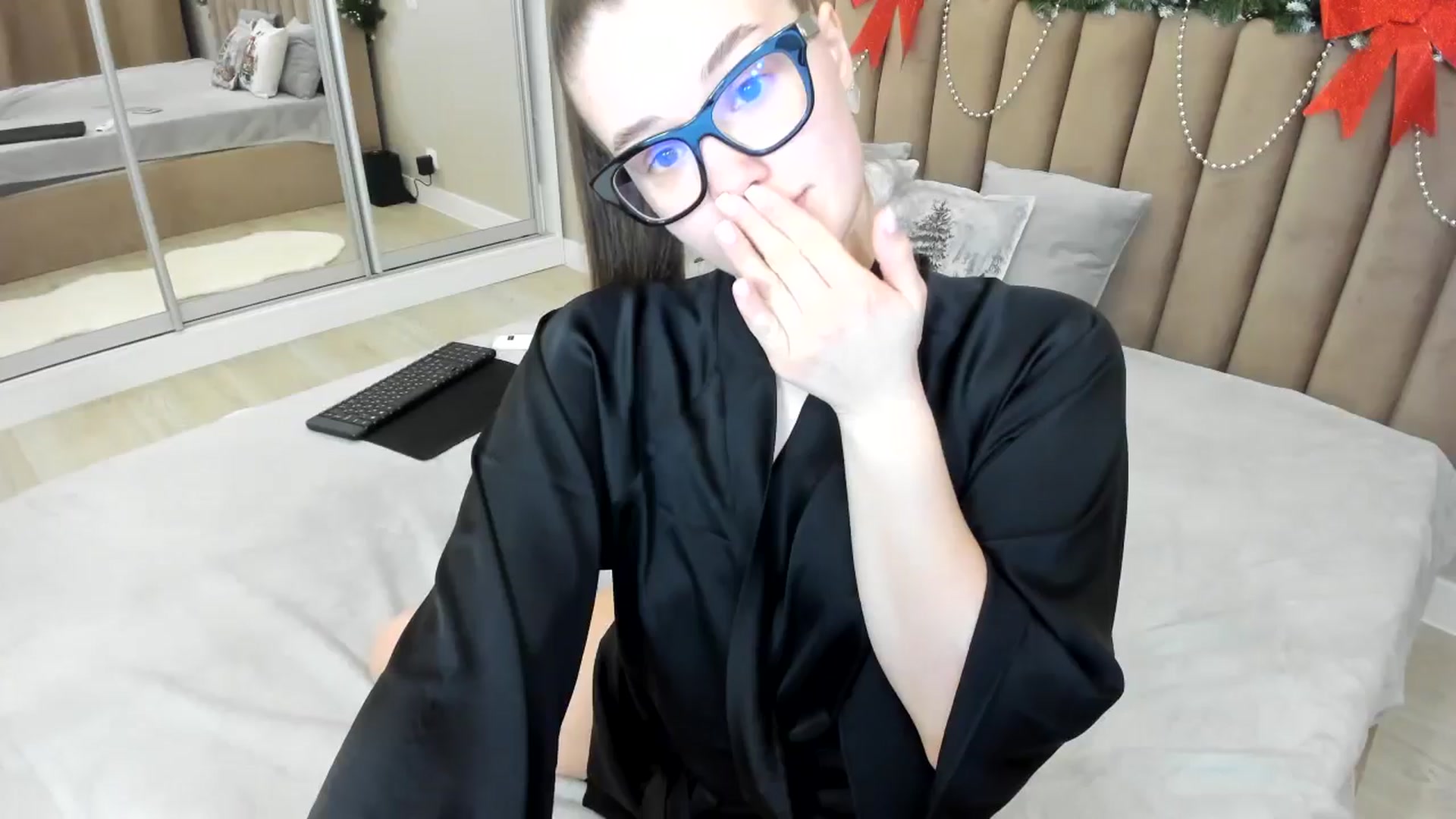 Gallery image thumbnail from miss_crystal_'s myfreecams stream on, 12/22/2024, 06:06 image 7 of 20