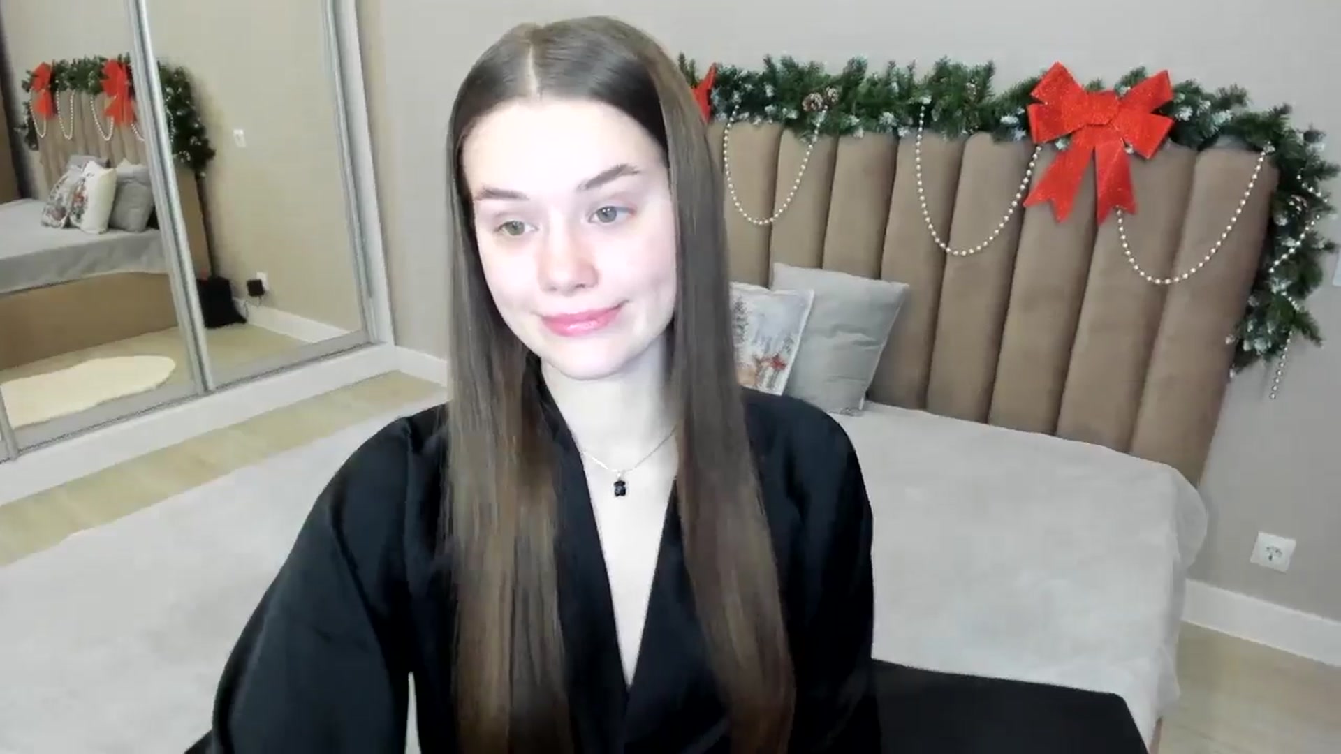Gallery image thumbnail from miss_crystal_'s myfreecams stream on, 12/22/2024, 06:46 image 10 of 20
