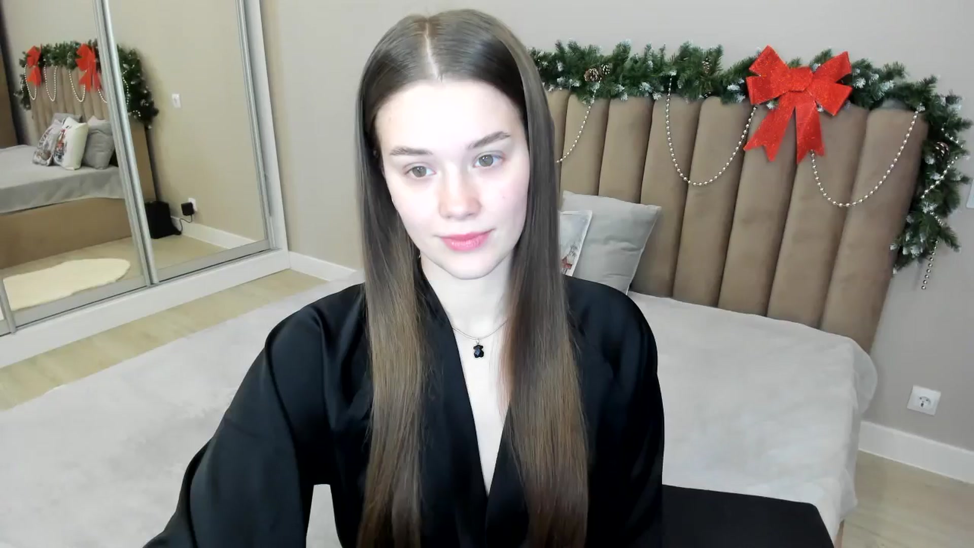Gallery image thumbnail from miss_crystal_'s myfreecams stream on, 12/22/2024, 06:46 image 6 of 20
