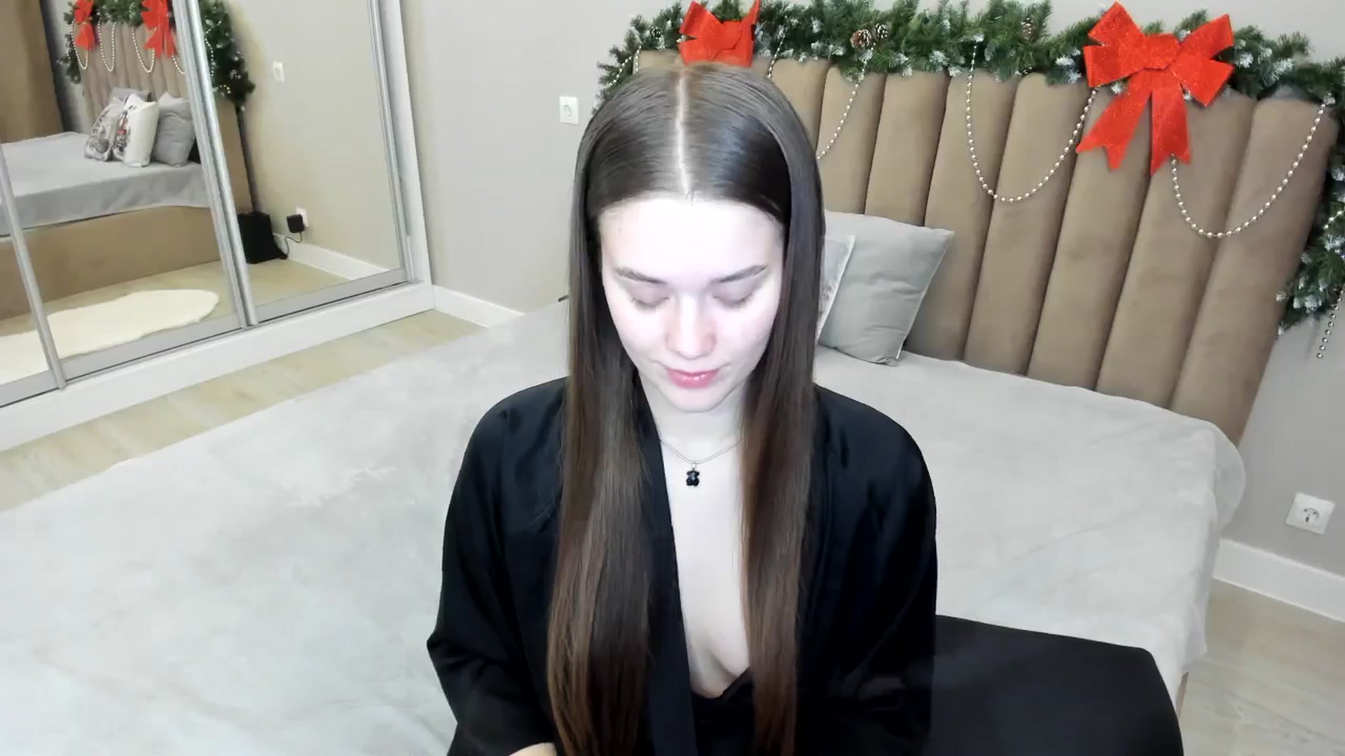 Gallery image thumbnail from miss_crystal_'s myfreecams stream on, 12/22/2024, 06:46 image 18 of 20
