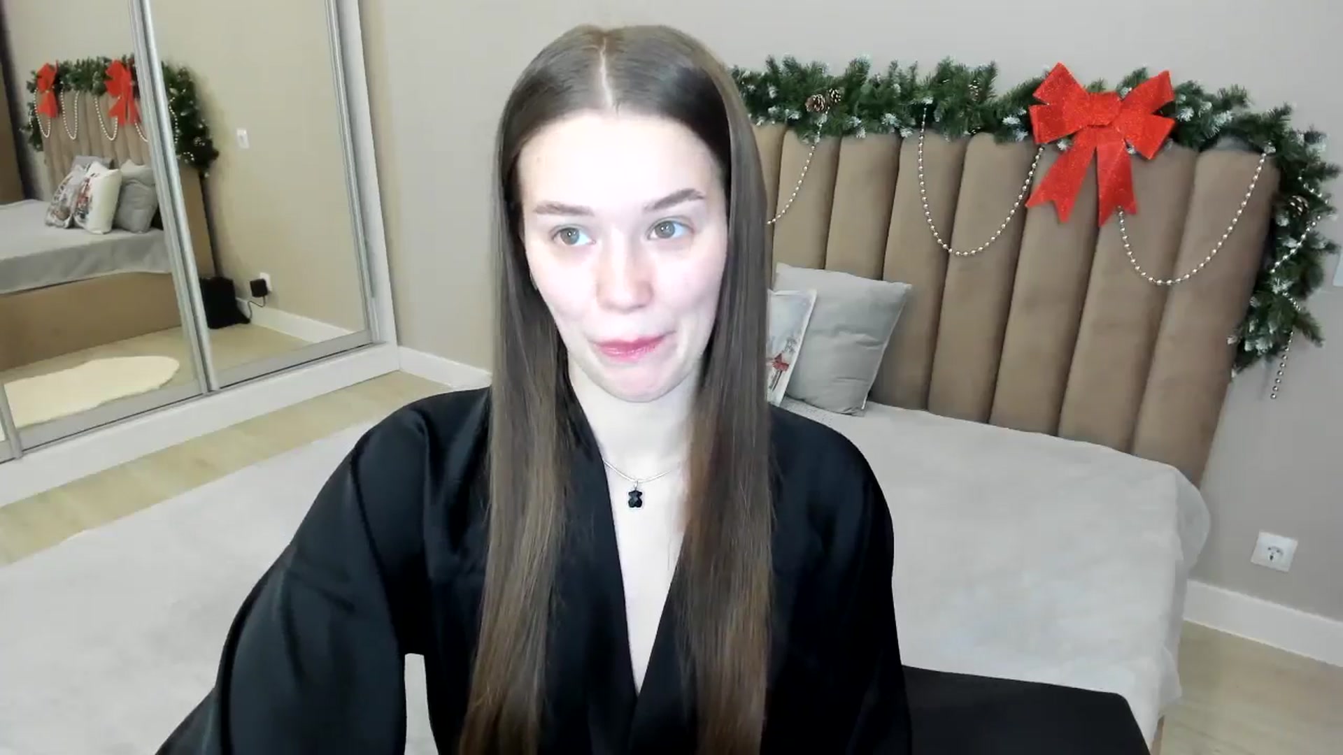 Gallery image thumbnail from miss_crystal_'s myfreecams stream on, 12/22/2024, 06:46 image 7 of 20