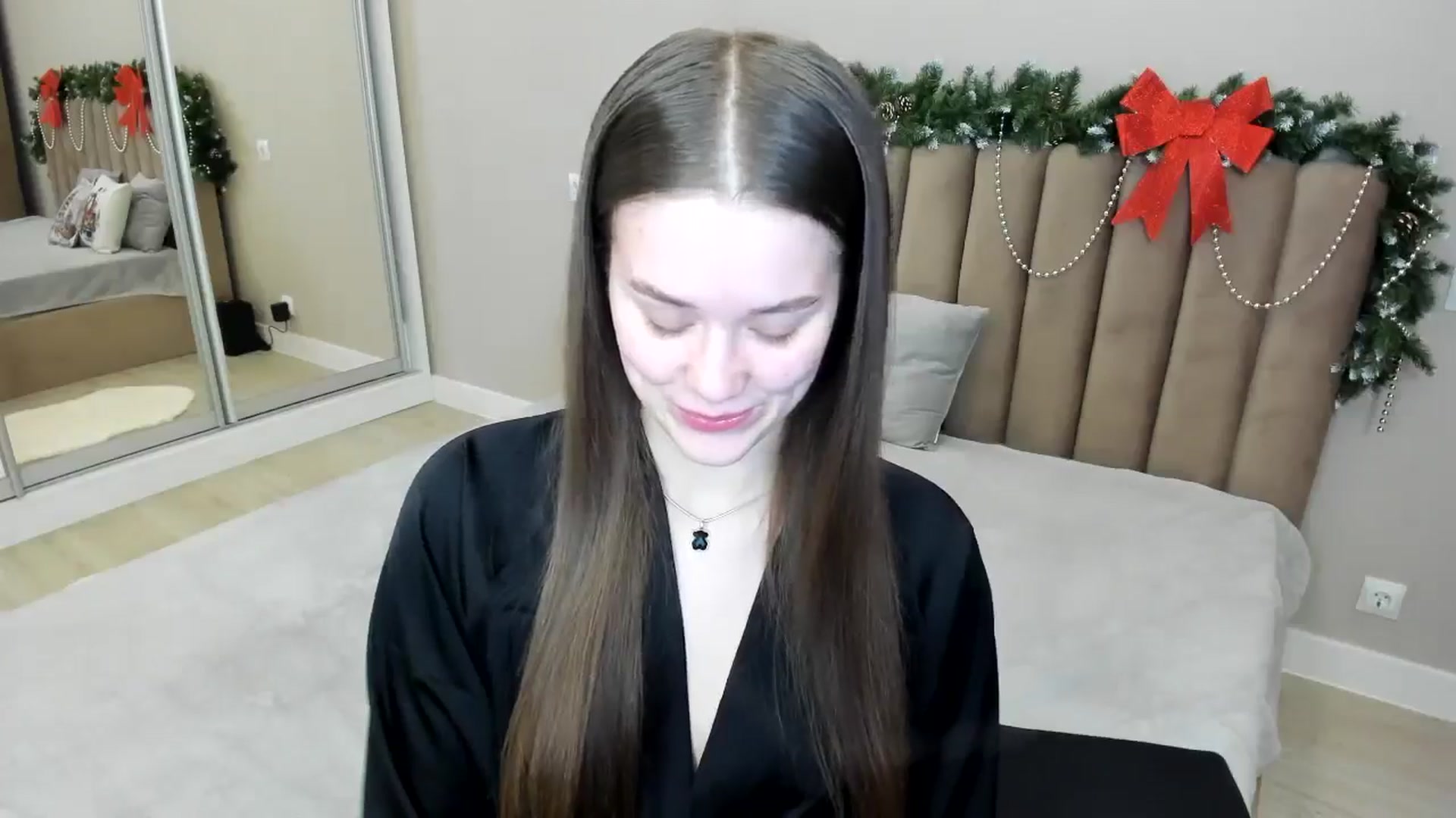 Gallery image thumbnail from miss_crystal_'s myfreecams stream on, 12/22/2024, 06:46 image 13 of 20