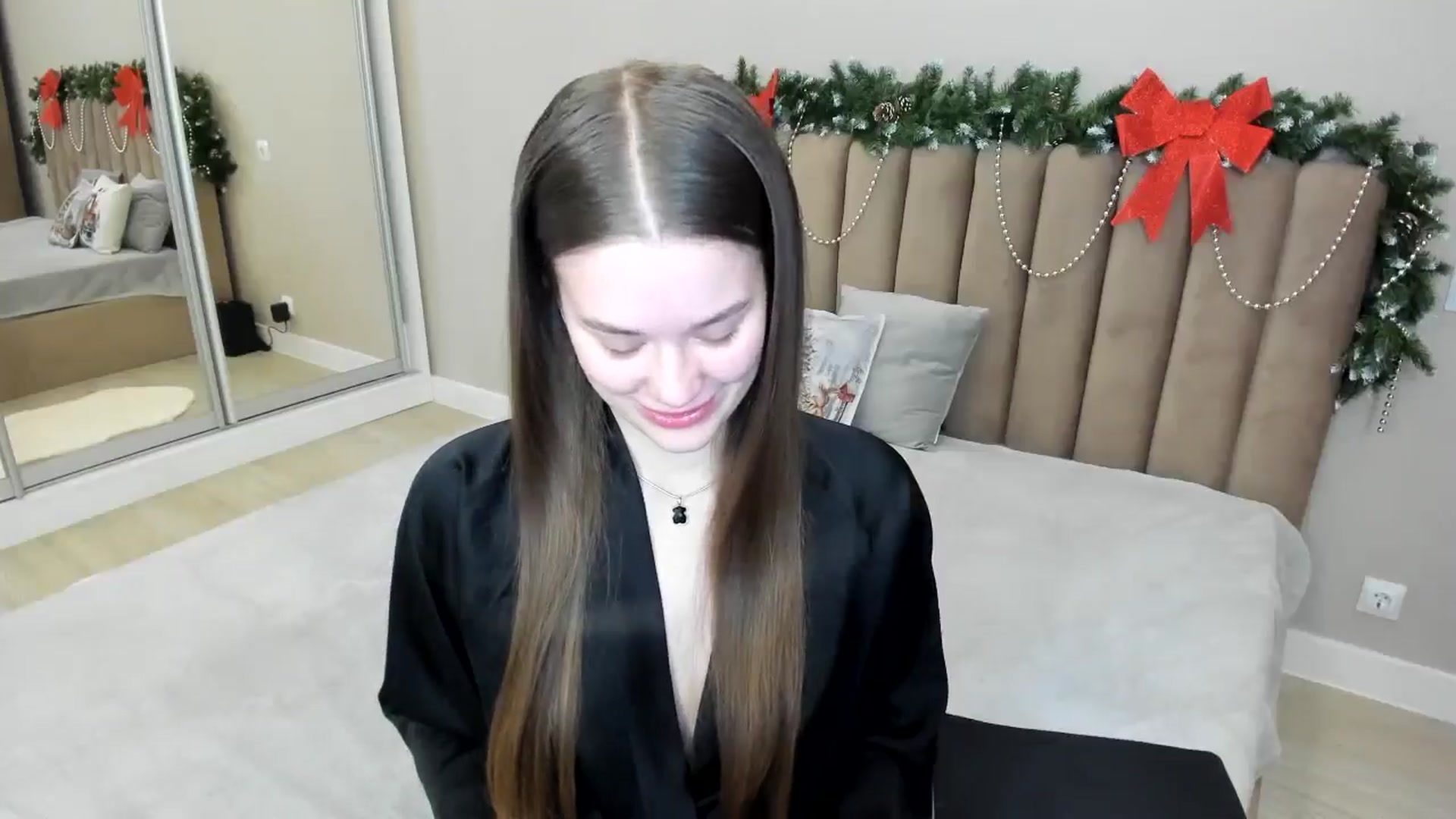 Gallery image thumbnail from miss_crystal_'s myfreecams stream on, 12/22/2024, 06:46 image 9 of 20