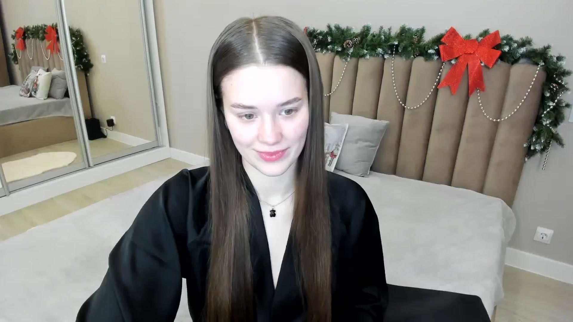 Gallery image thumbnail from miss_crystal_'s myfreecams stream on, 12/22/2024, 06:46 image 12 of 20