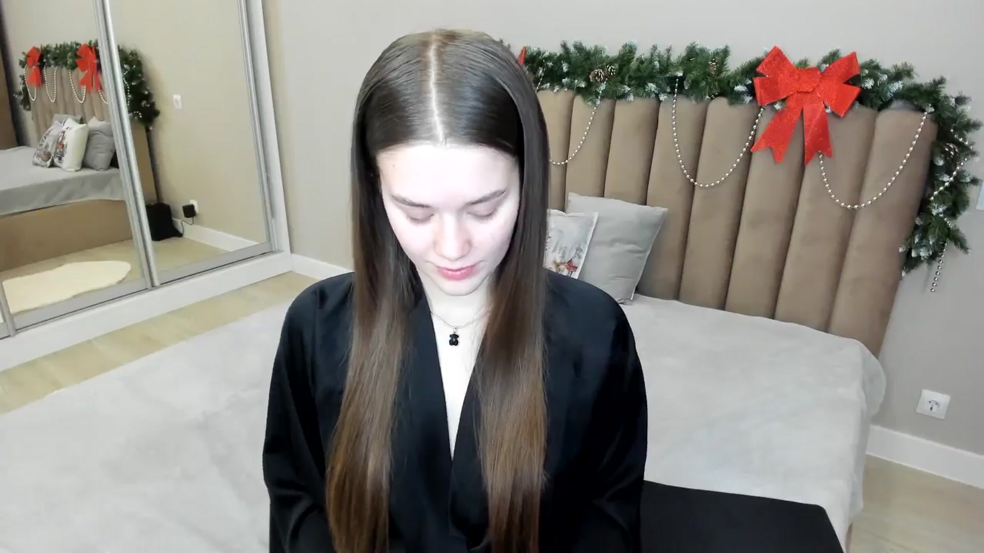 Gallery image thumbnail from miss_crystal_'s myfreecams stream on, 12/22/2024, 06:46 image 3 of 20