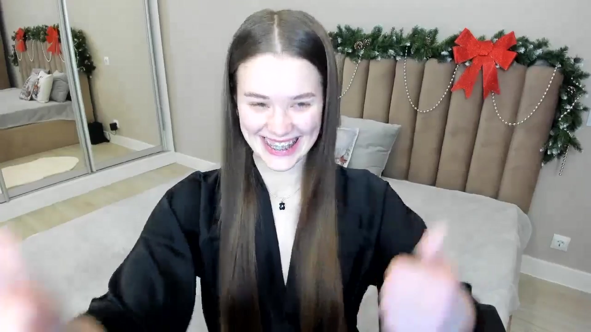 Gallery image thumbnail from miss_crystal_'s myfreecams stream on, 12/22/2024, 06:46 image 11 of 20