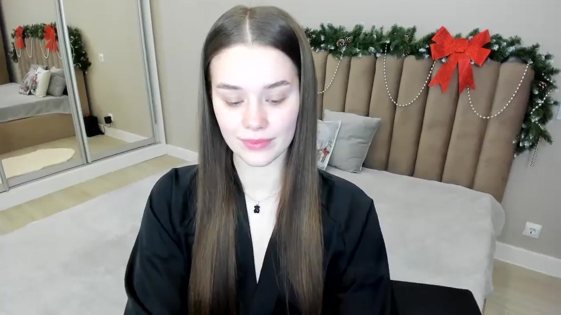 Gallery image thumbnail from miss_crystal_'s myfreecams stream on, 12/22/2024, 06:46 image 14 of 20