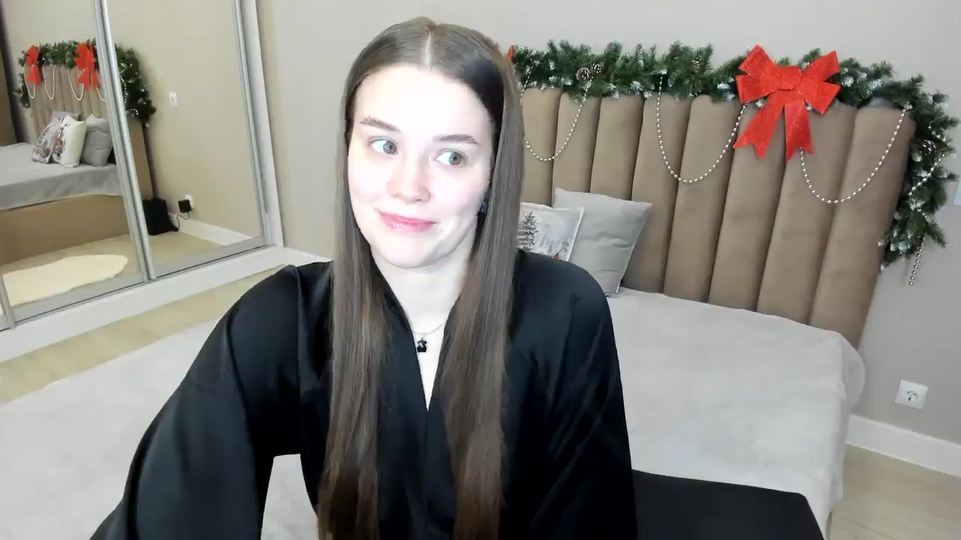 Gallery image thumbnail from miss_crystal_'s myfreecams stream on, 12/22/2024, 06:46 image 4 of 20
